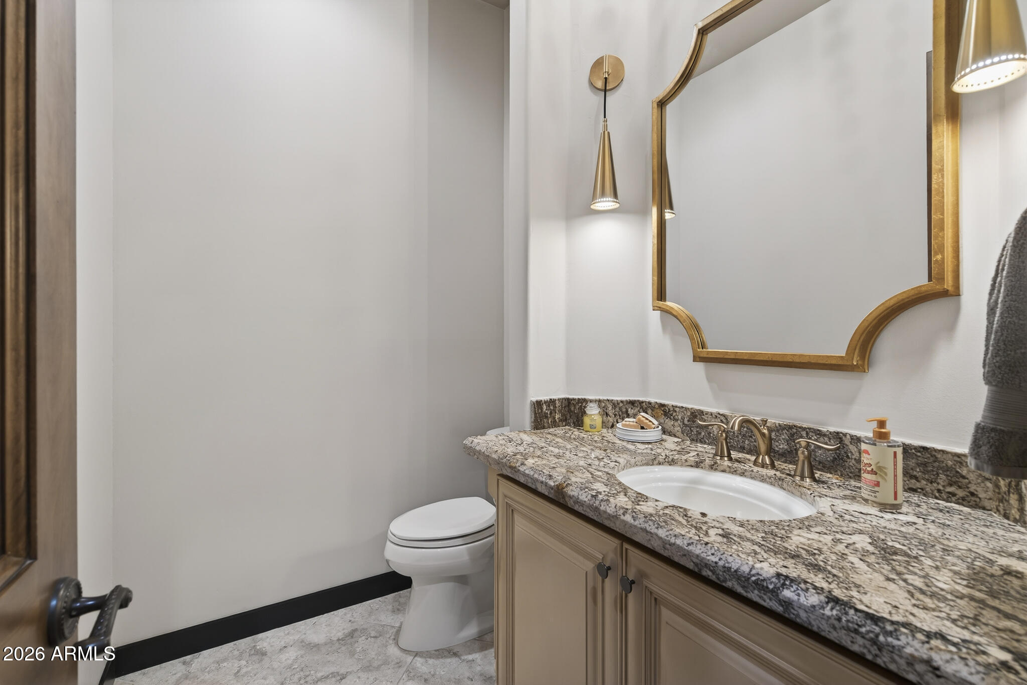 6316 W SWEETWATER Avenue