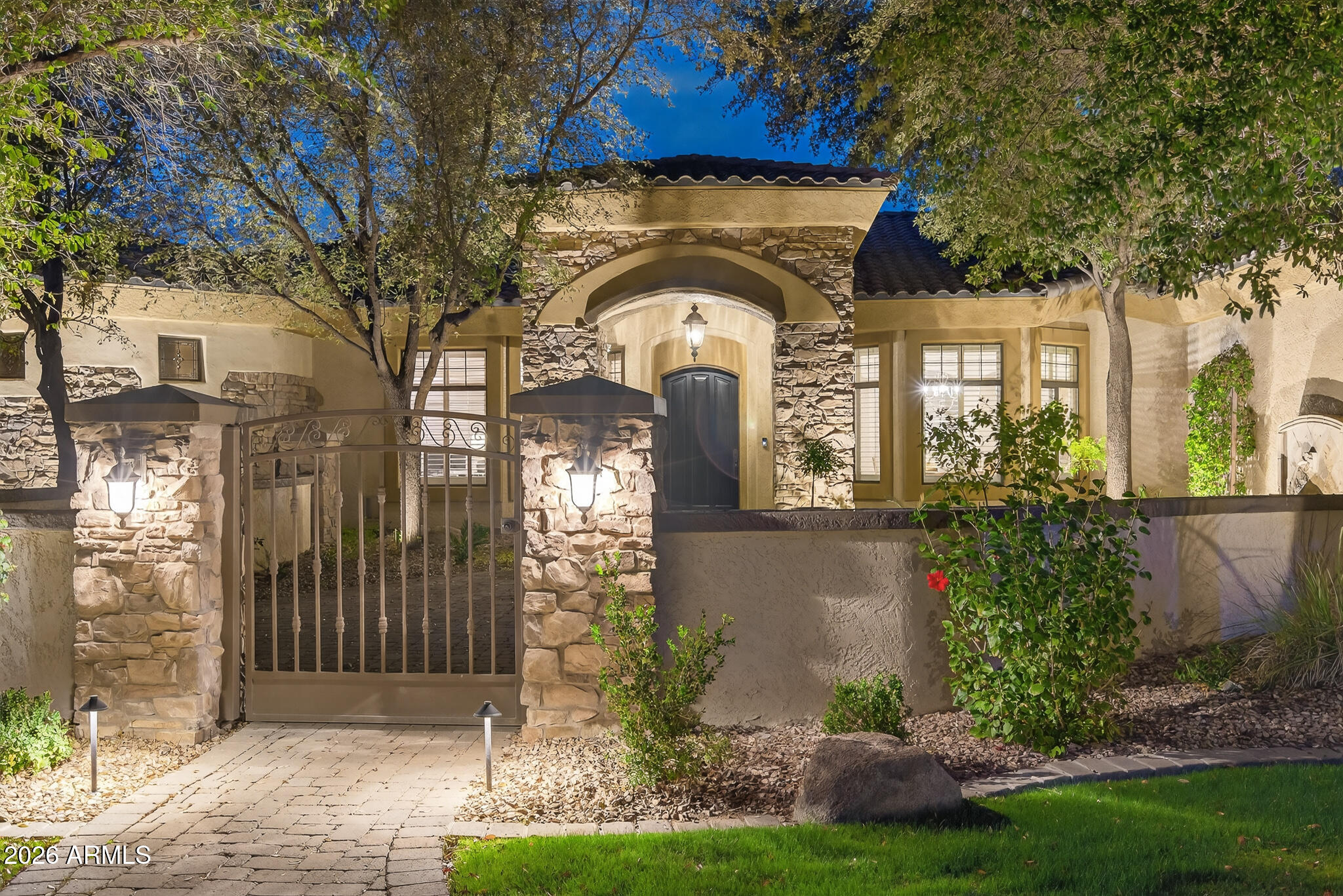 6316 W SWEETWATER Avenue