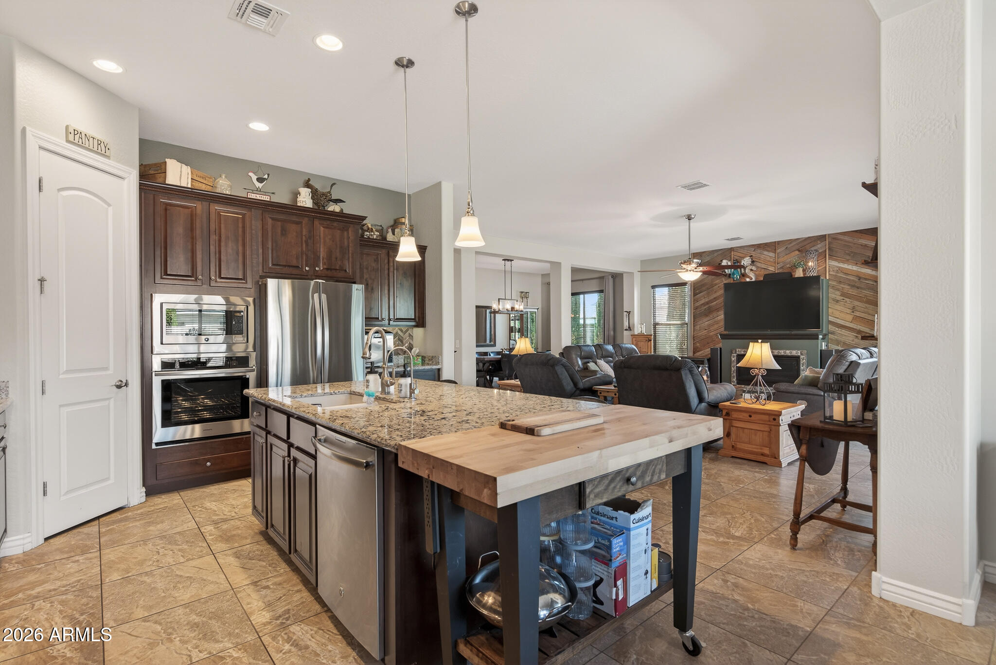 18398 W RIMROCK Street