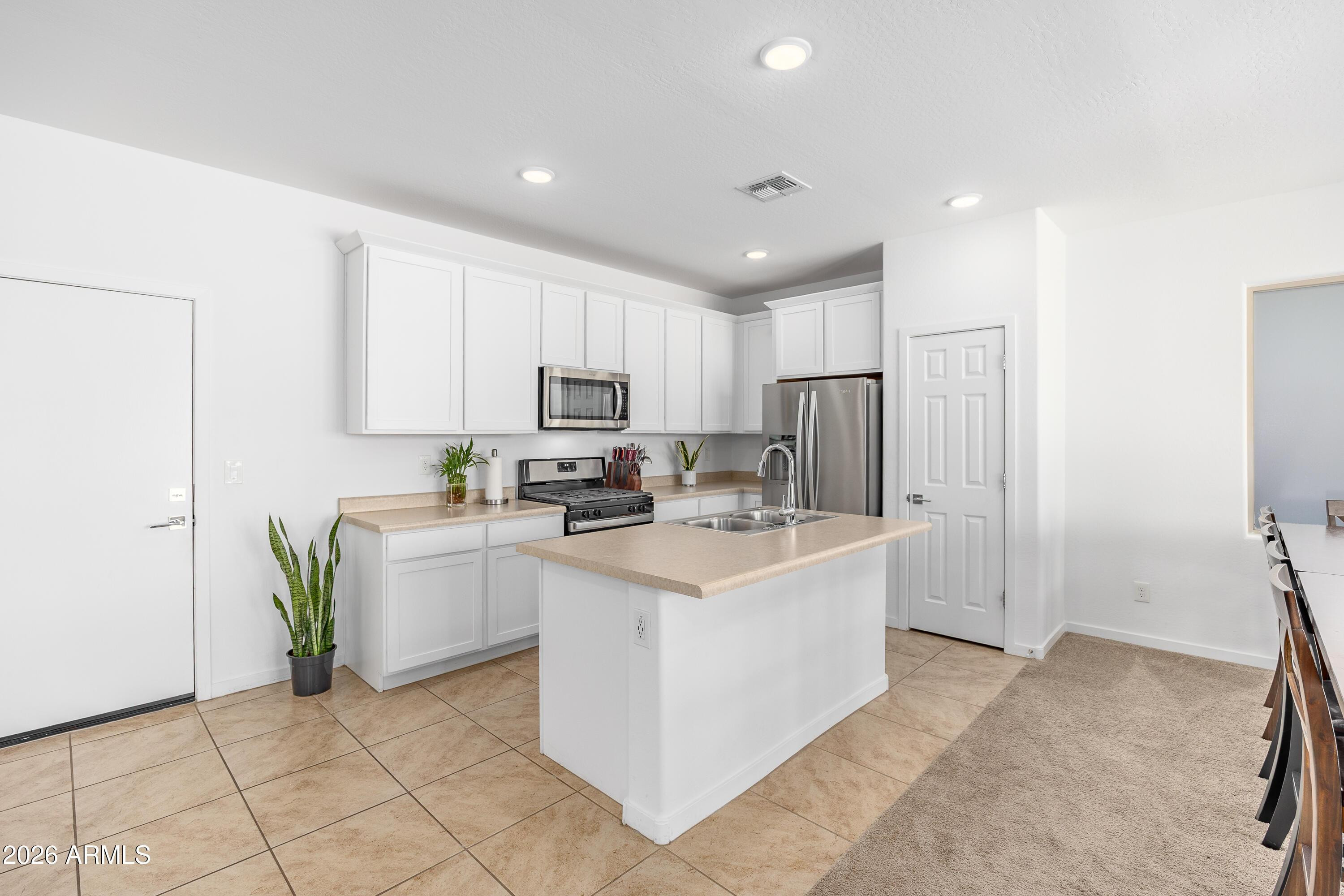 2019 N MARKETSIDE Avenue