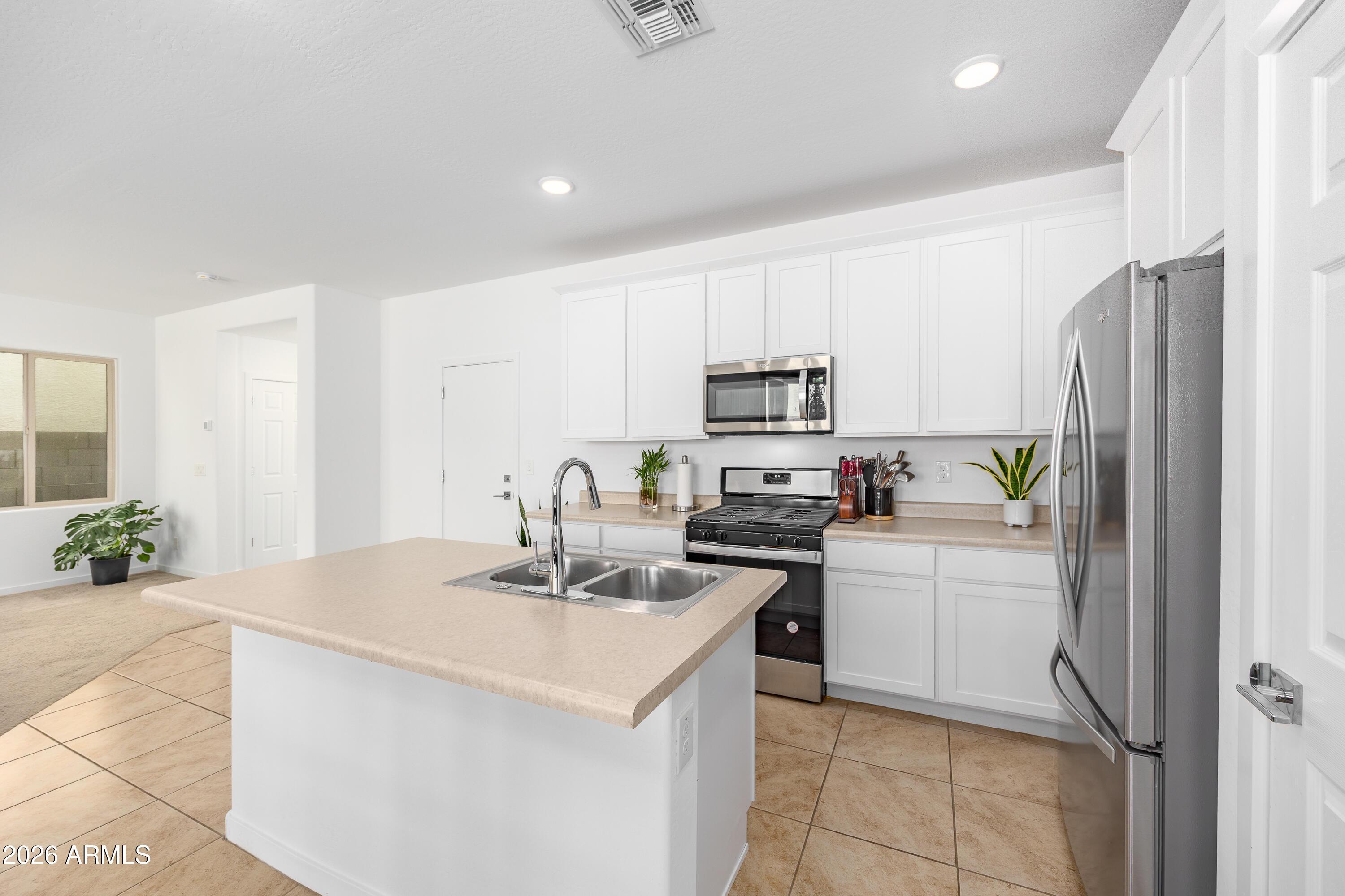 2019 N MARKETSIDE Avenue