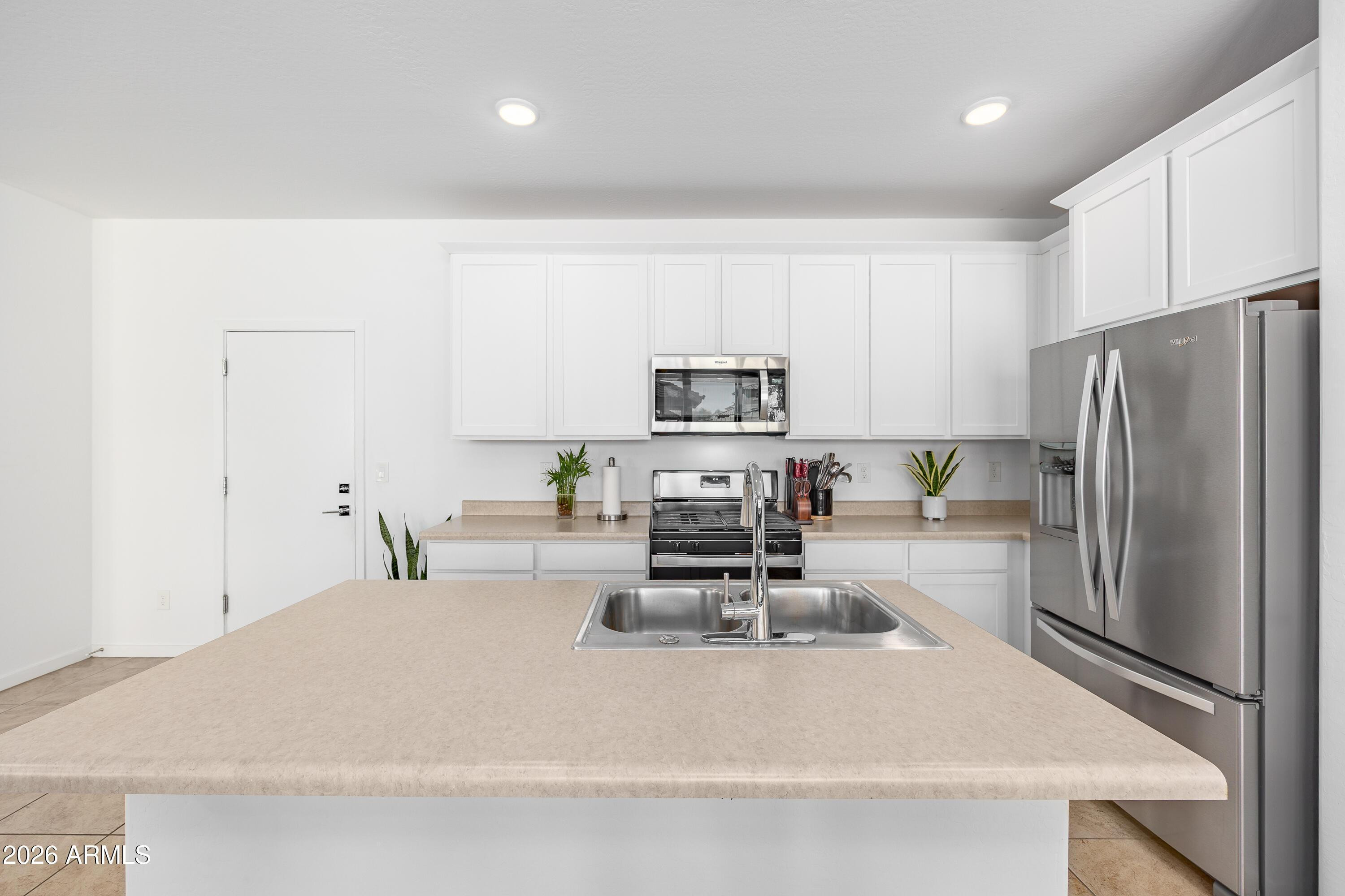 2019 N MARKETSIDE Avenue