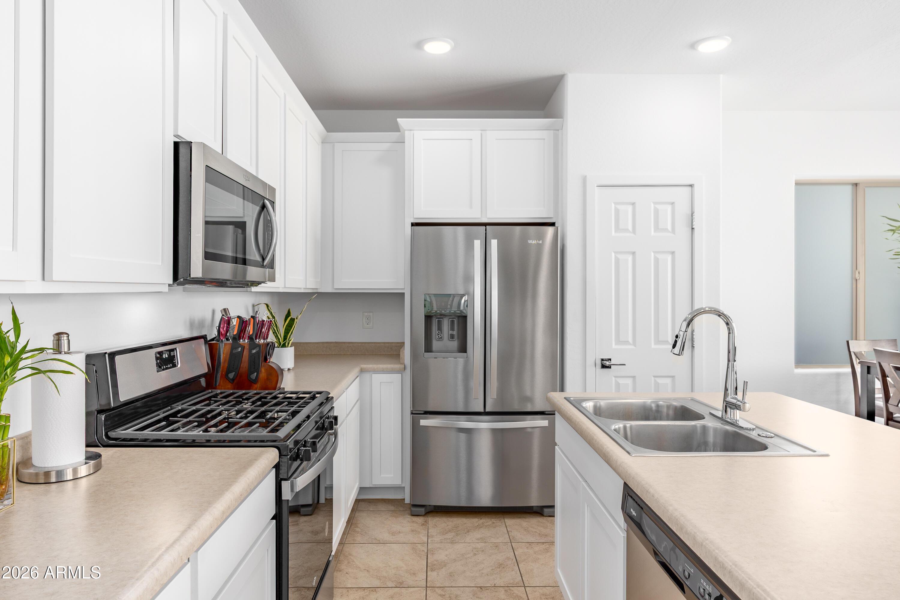 2019 N MARKETSIDE Avenue