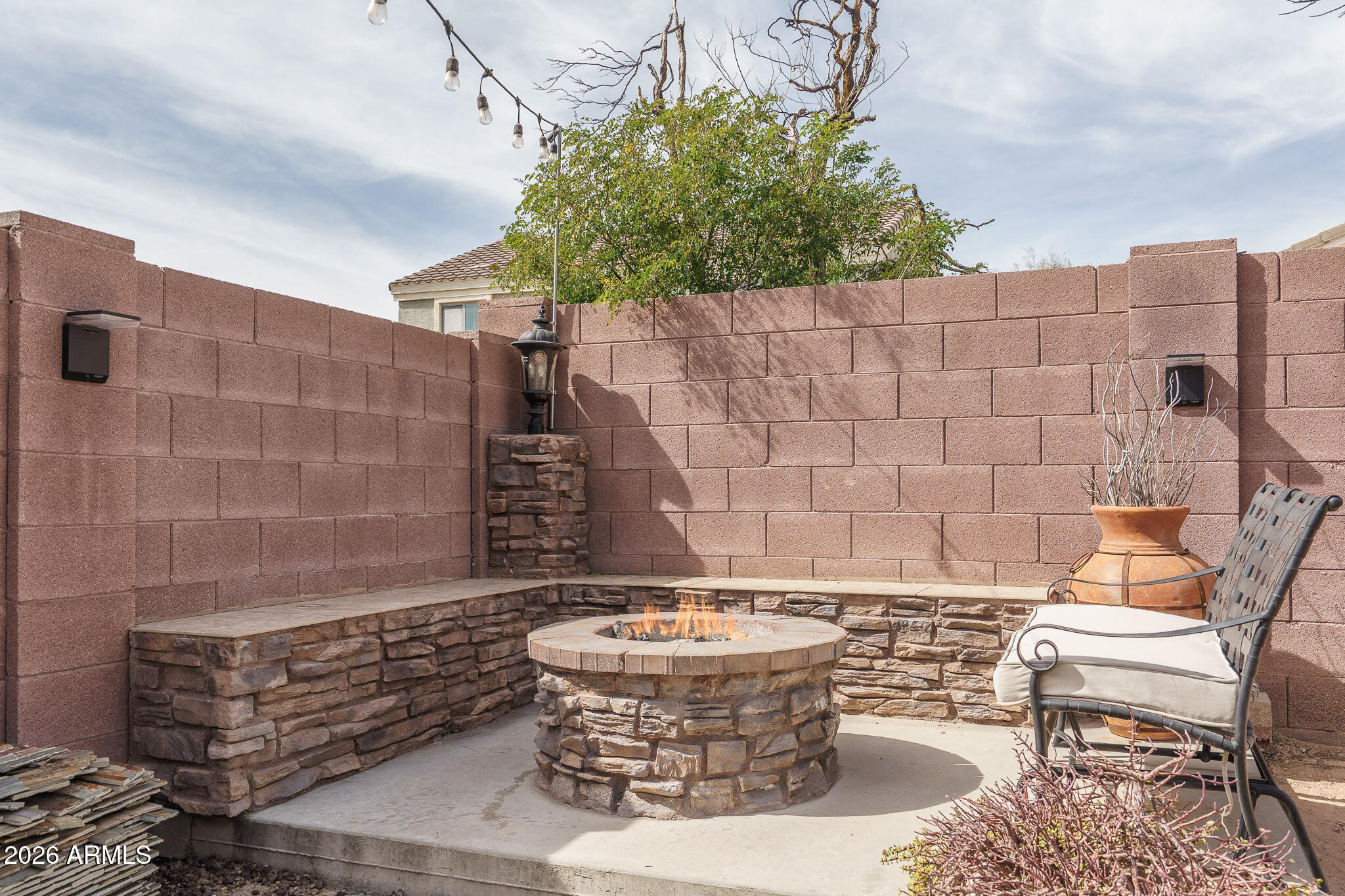 8526 W PIONEER Street