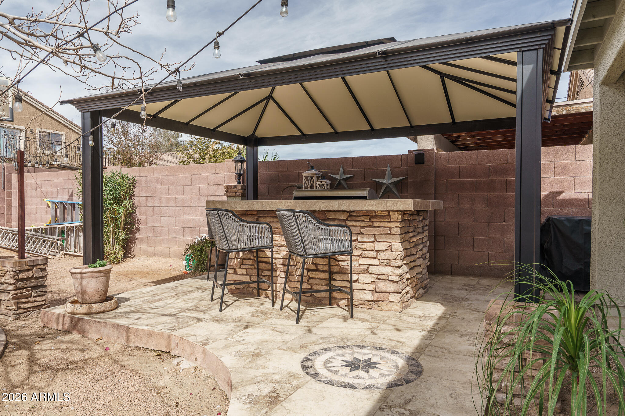 8526 W PIONEER Street