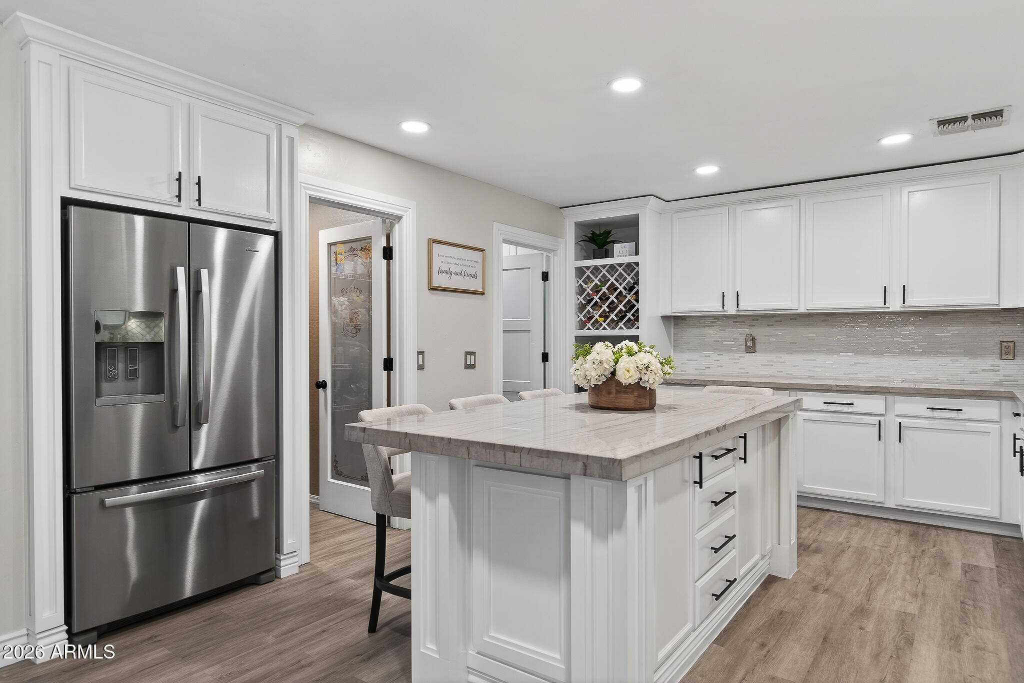 8526 W PIONEER Street