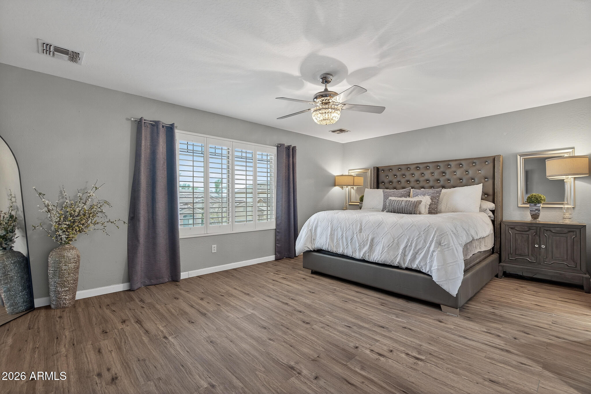 8526 W PIONEER Street