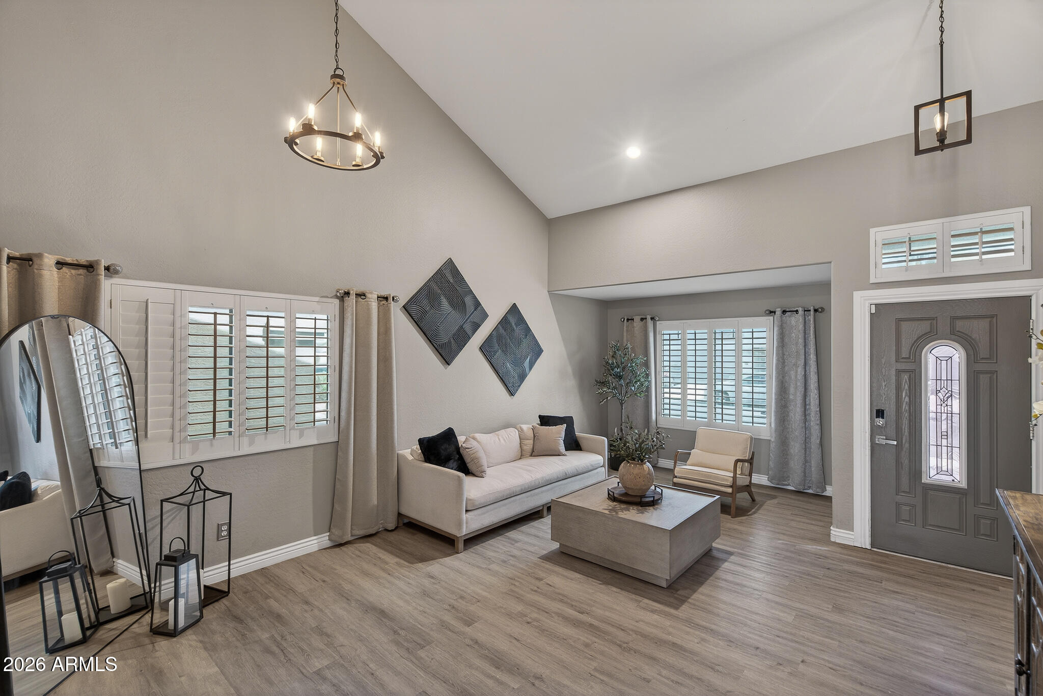 8526 W PIONEER Street