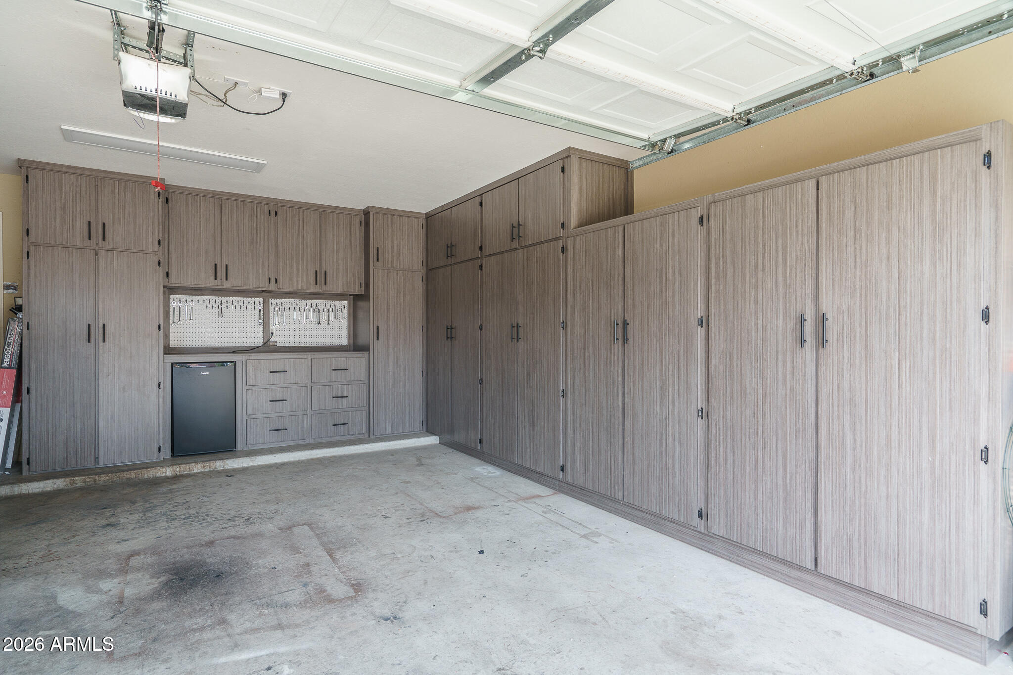 8526 W PIONEER Street