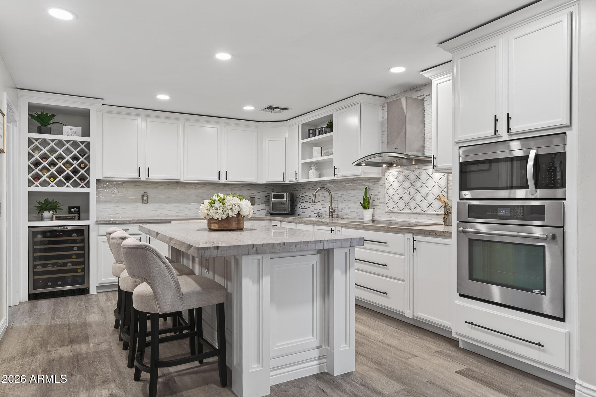 8526 W PIONEER Street