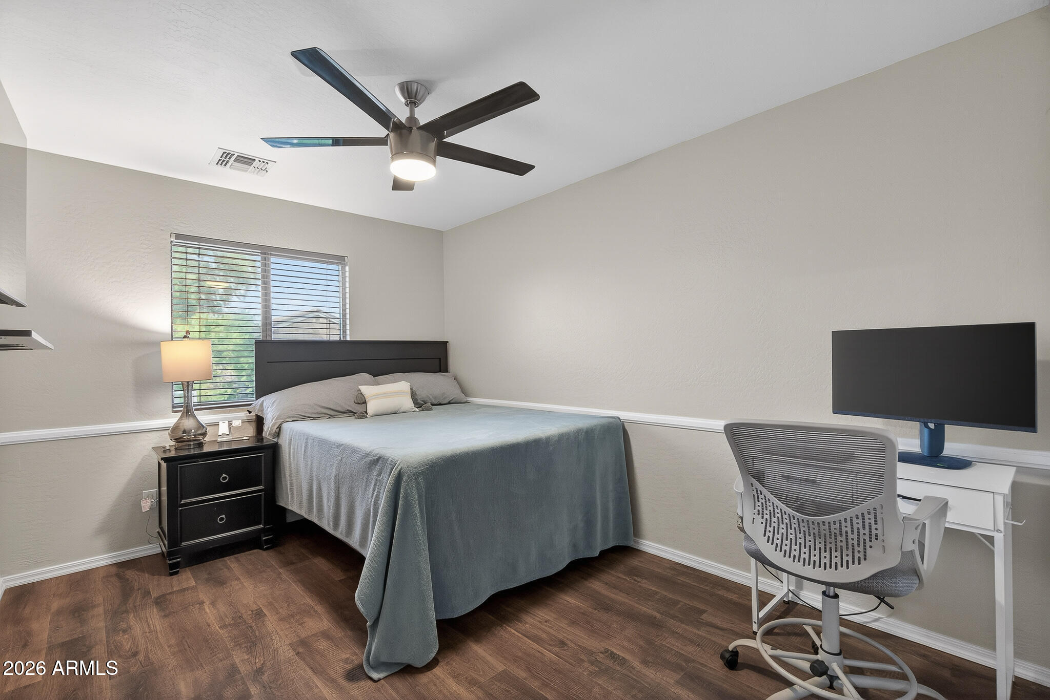 8526 W PIONEER Street