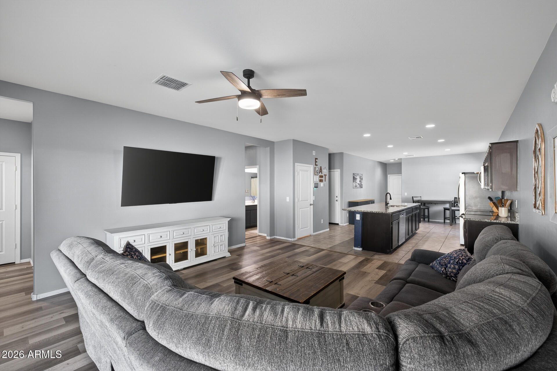 7644 W FLORENCE Avenue