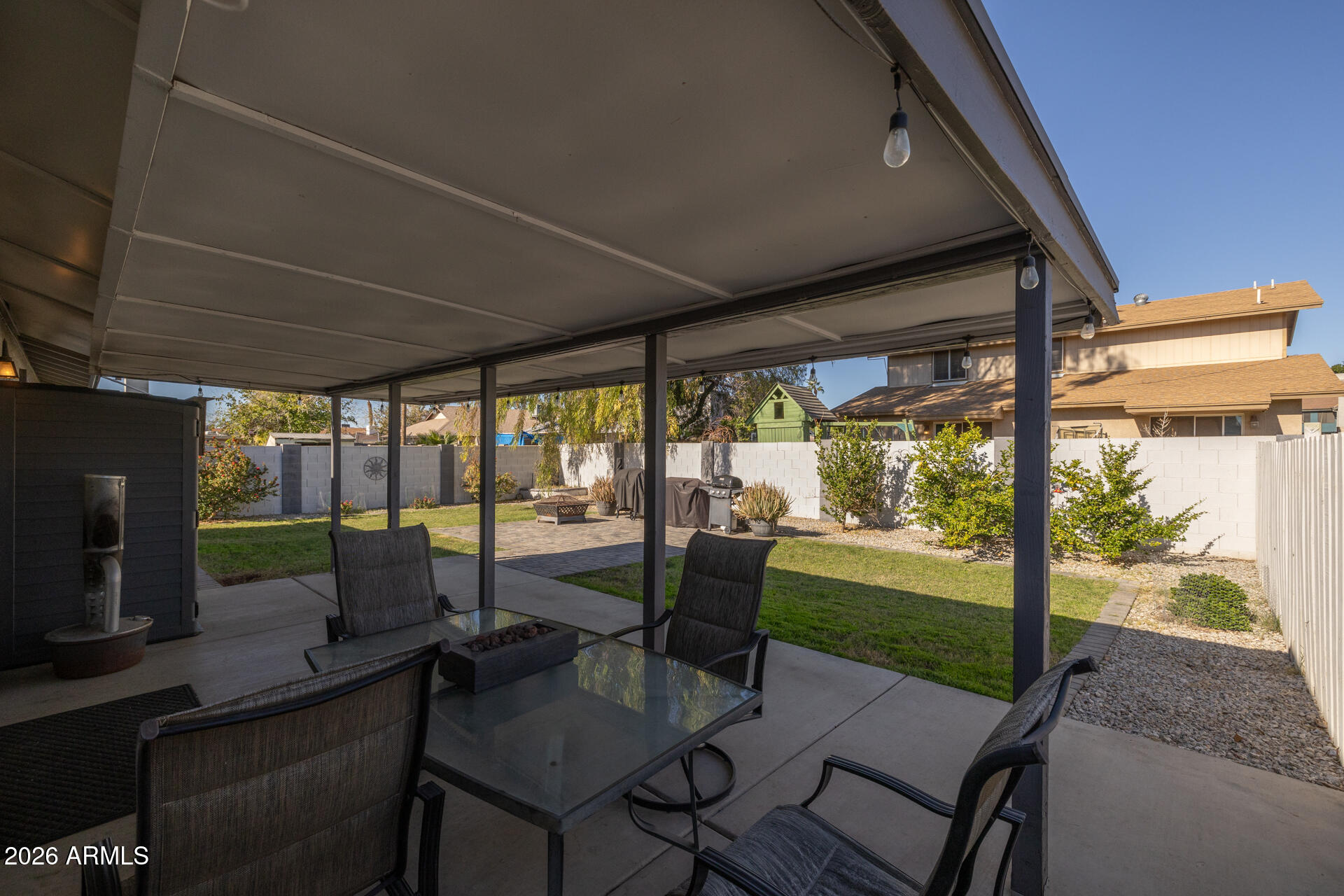 2062 E JUANITA Avenue