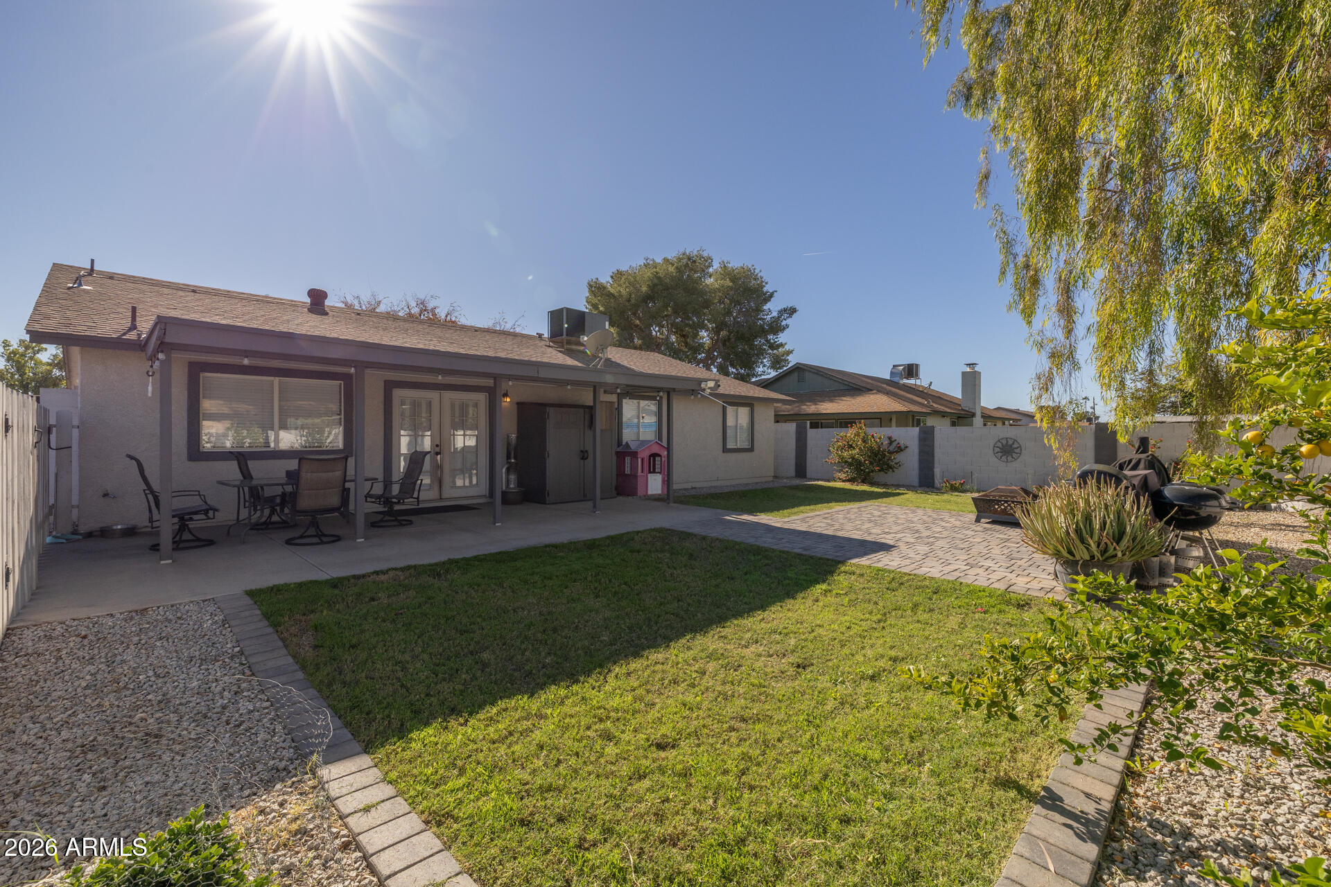 2062 E JUANITA Avenue