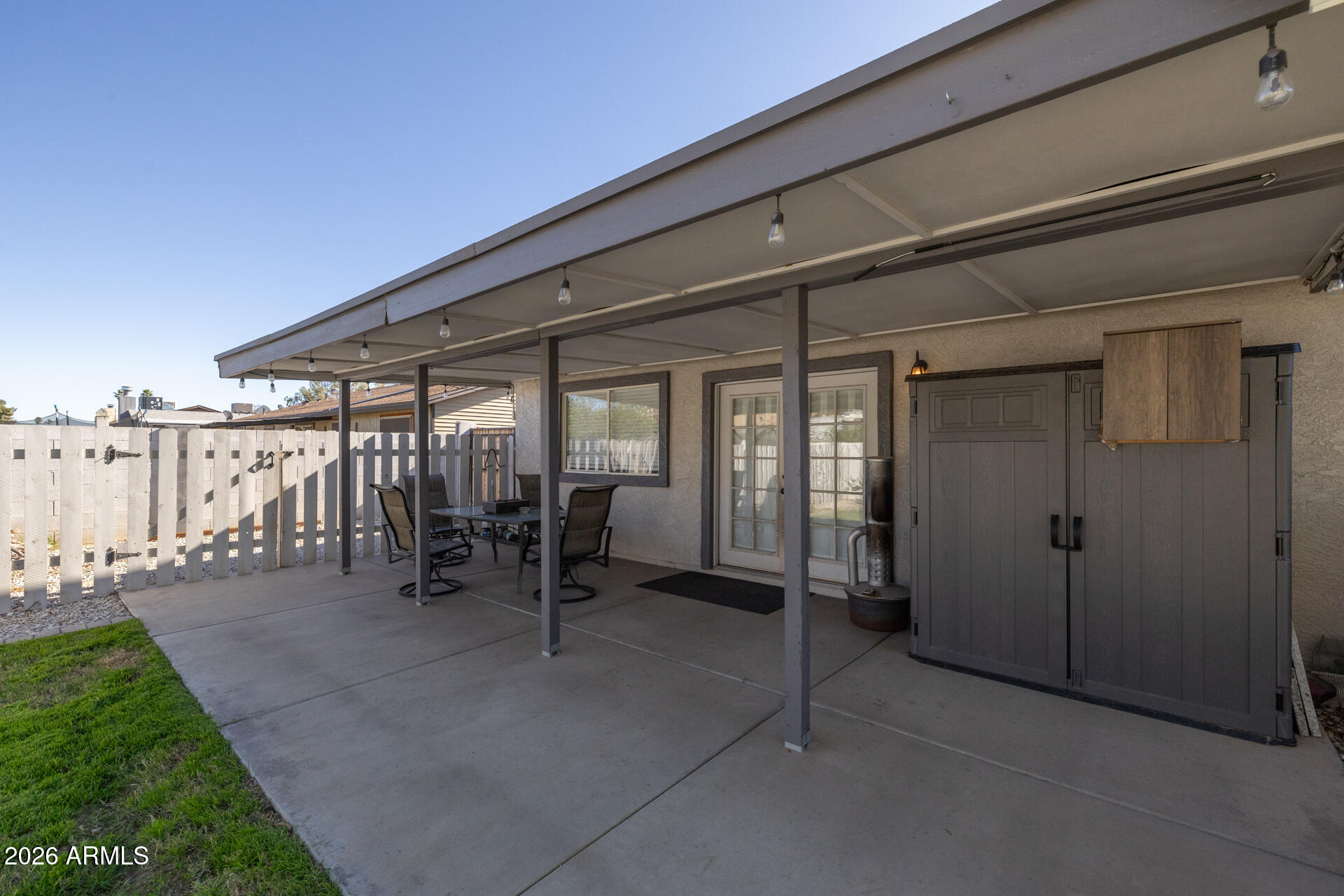 2062 E JUANITA Avenue