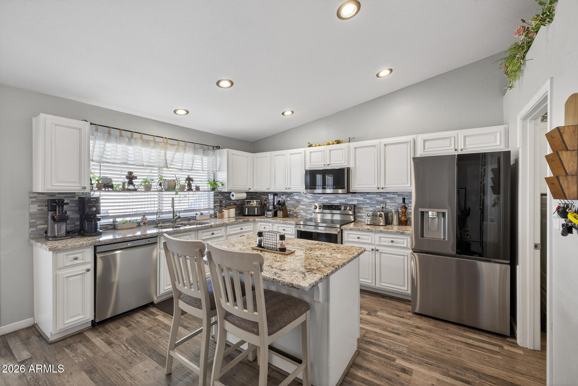 2062 E JUANITA Avenue