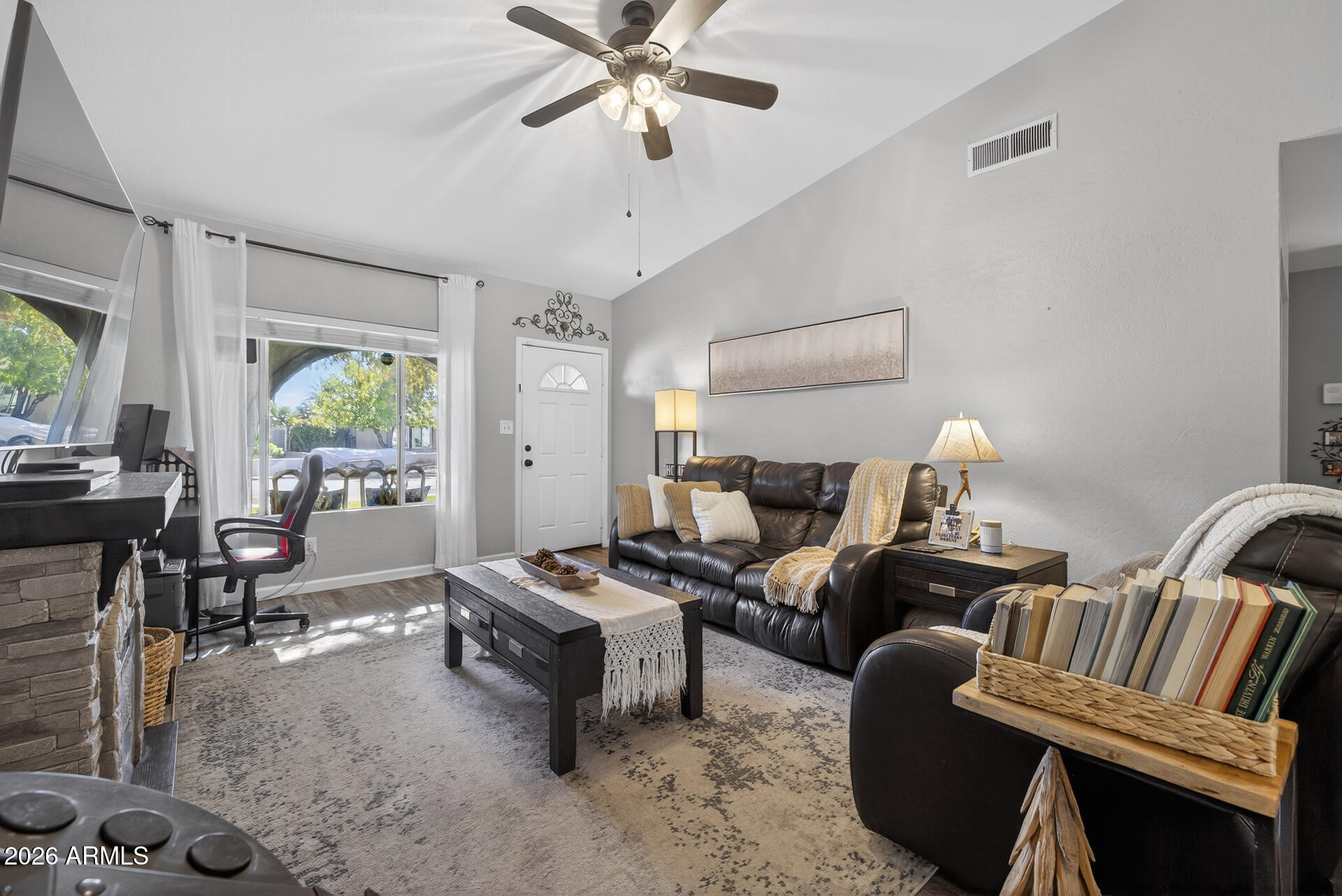 2062 E JUANITA Avenue