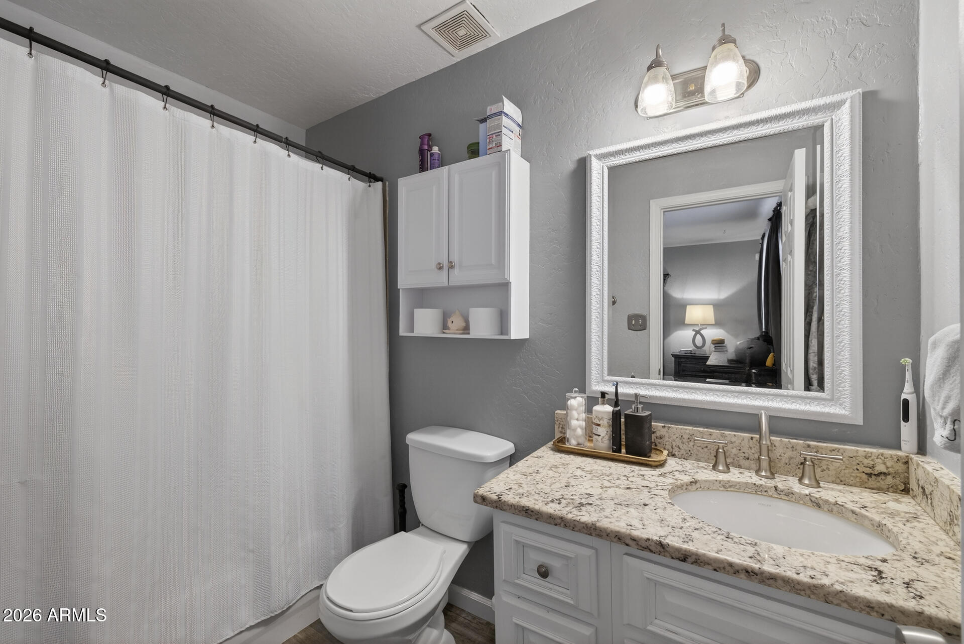 2062 E JUANITA Avenue