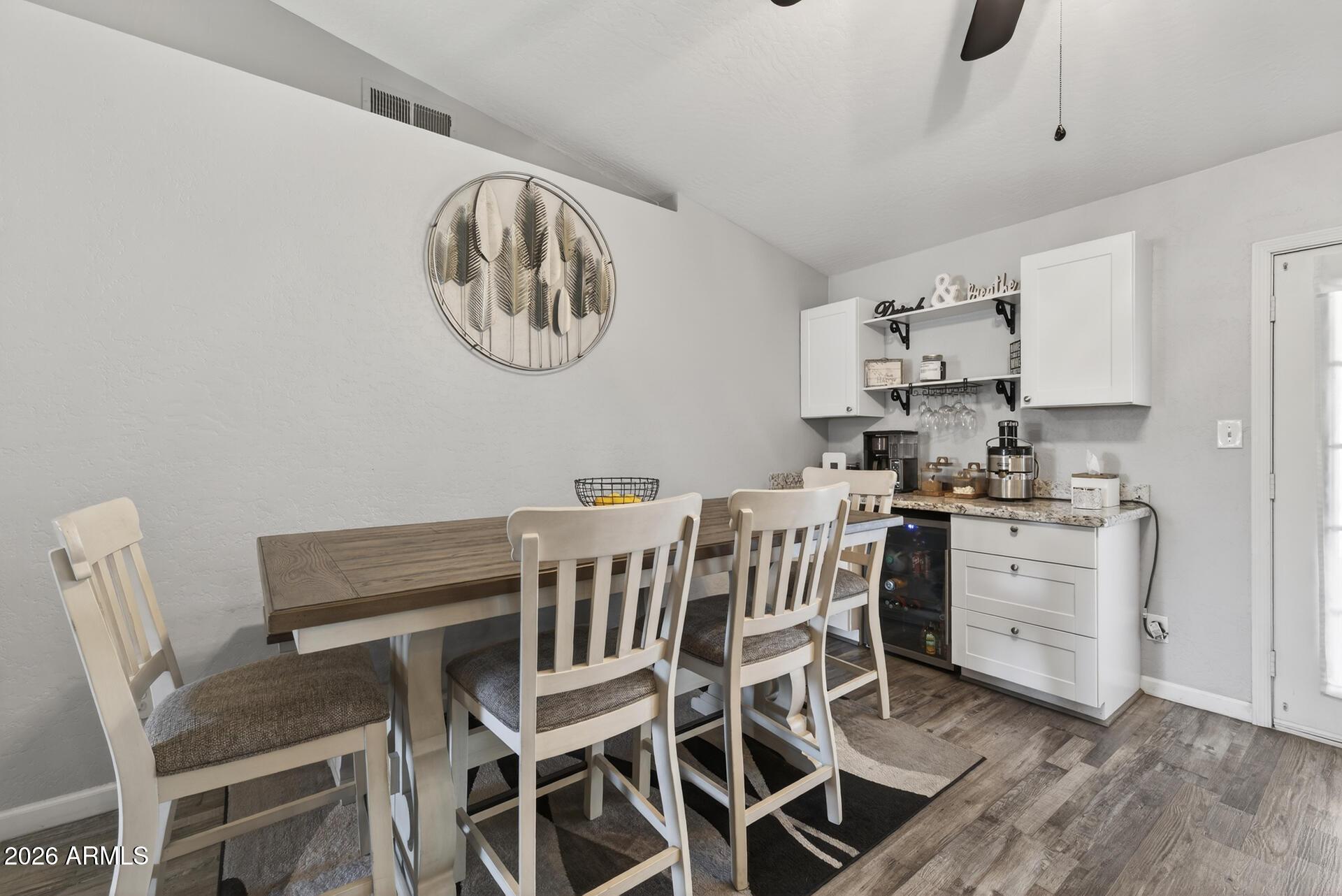 2062 E JUANITA Avenue