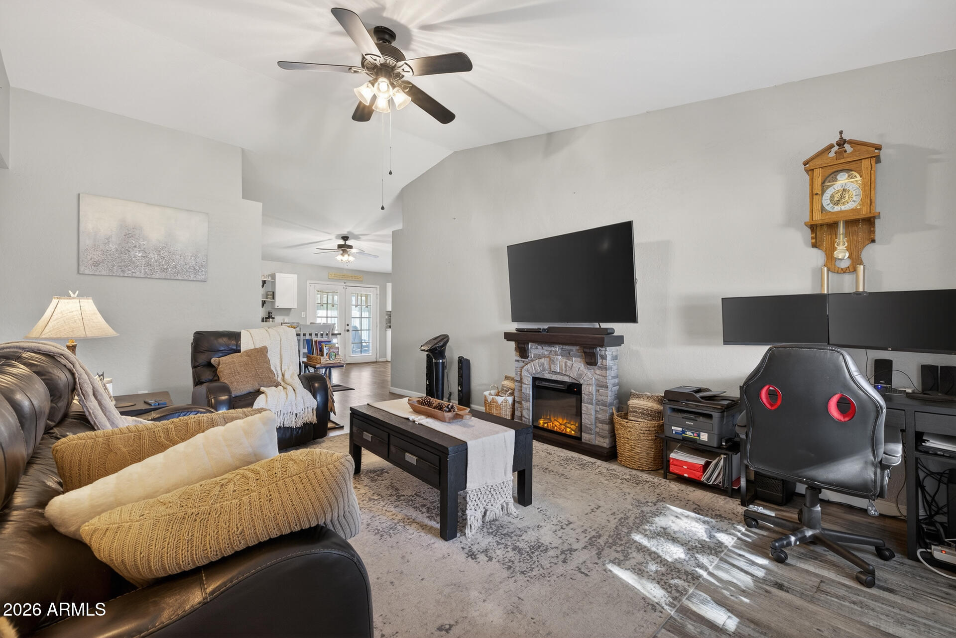 2062 E JUANITA Avenue