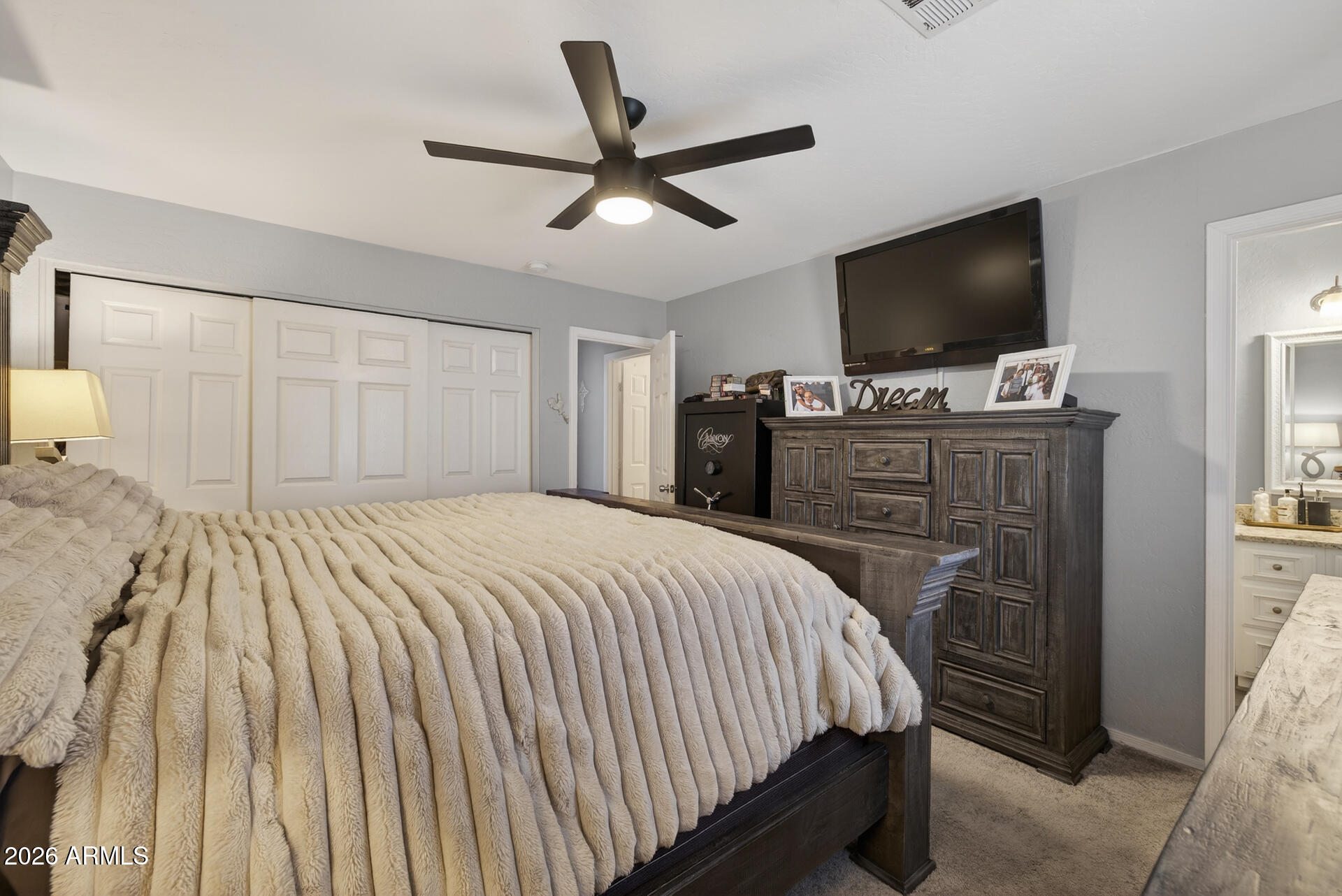 2062 E JUANITA Avenue