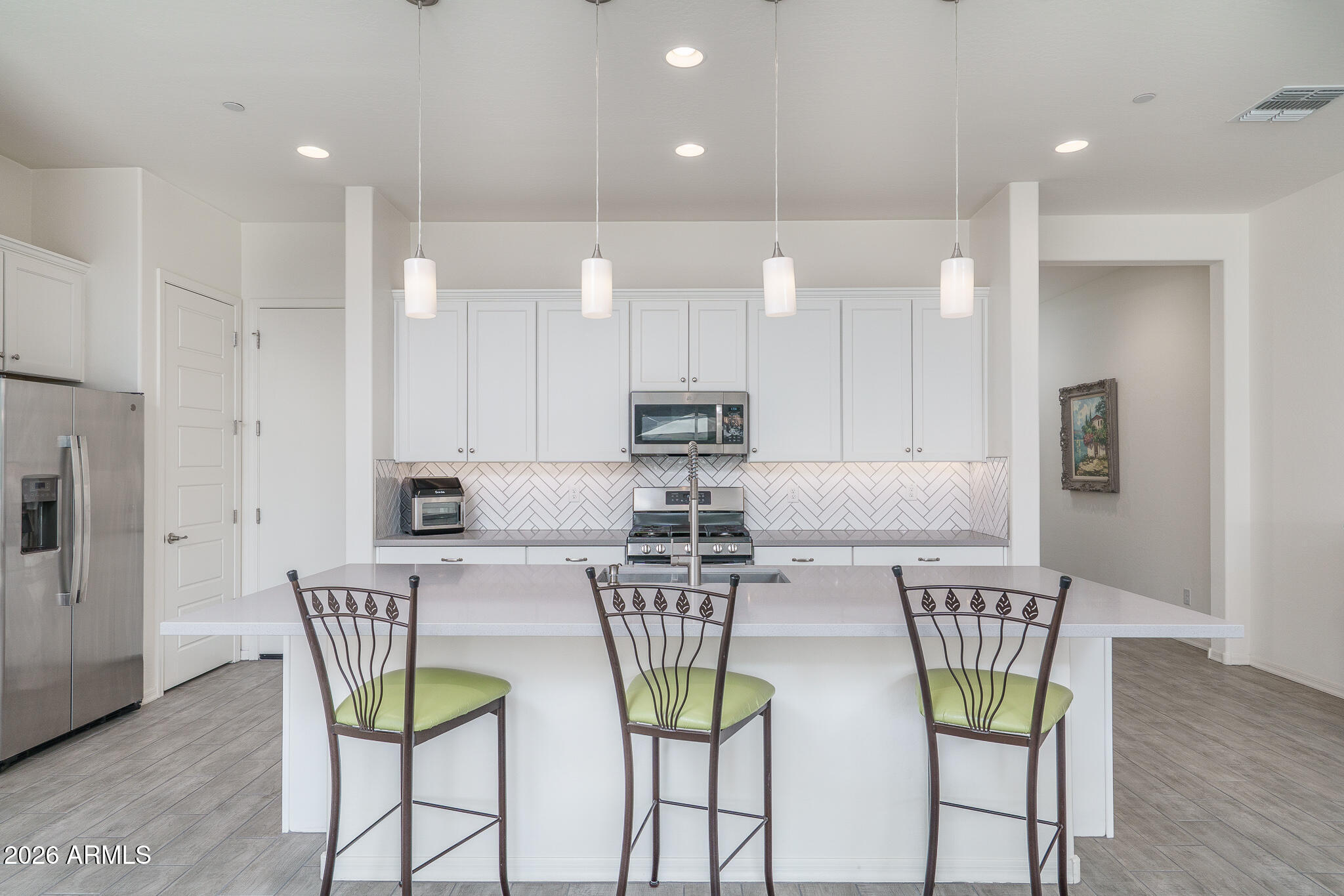 1963 W DESERT HOLLOW Drive