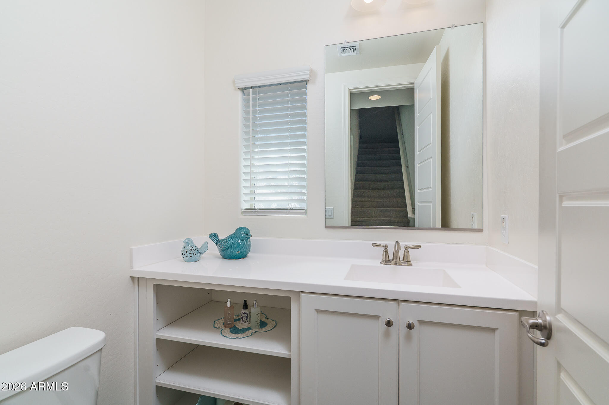 1963 W DESERT HOLLOW Drive