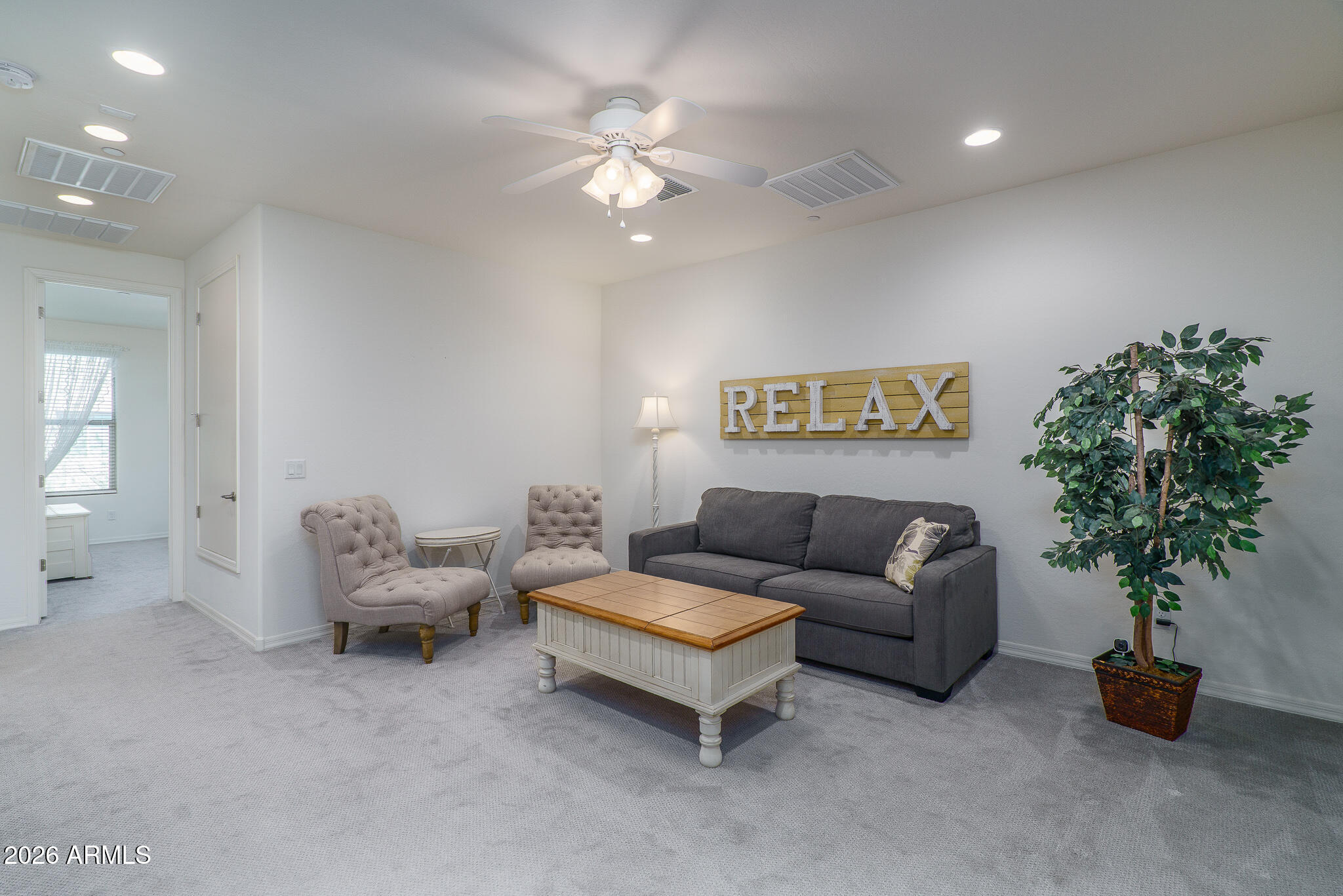 1963 W DESERT HOLLOW Drive