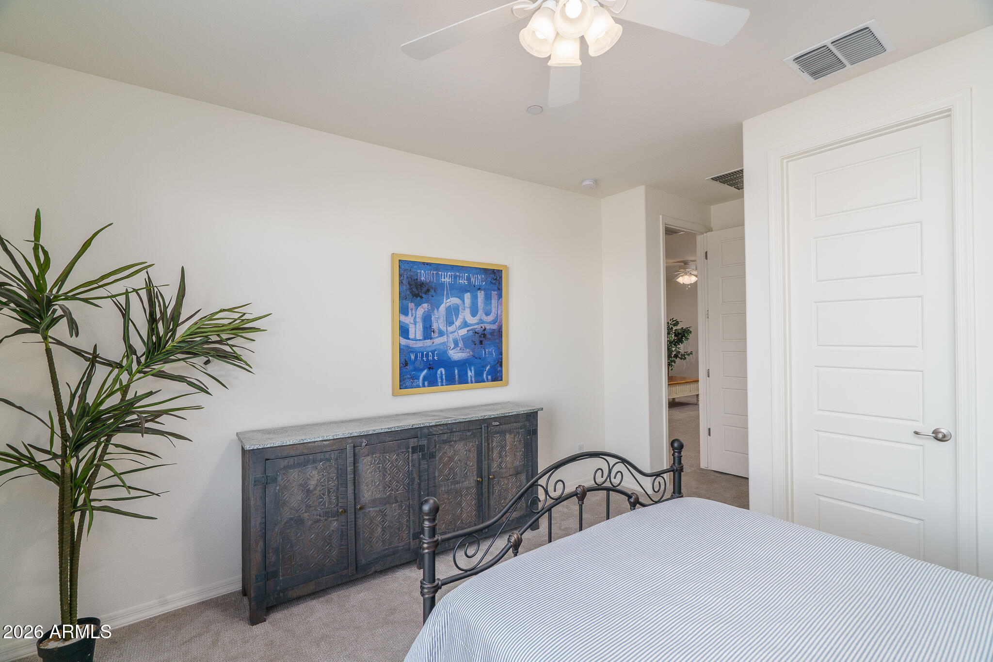 1963 W DESERT HOLLOW Drive