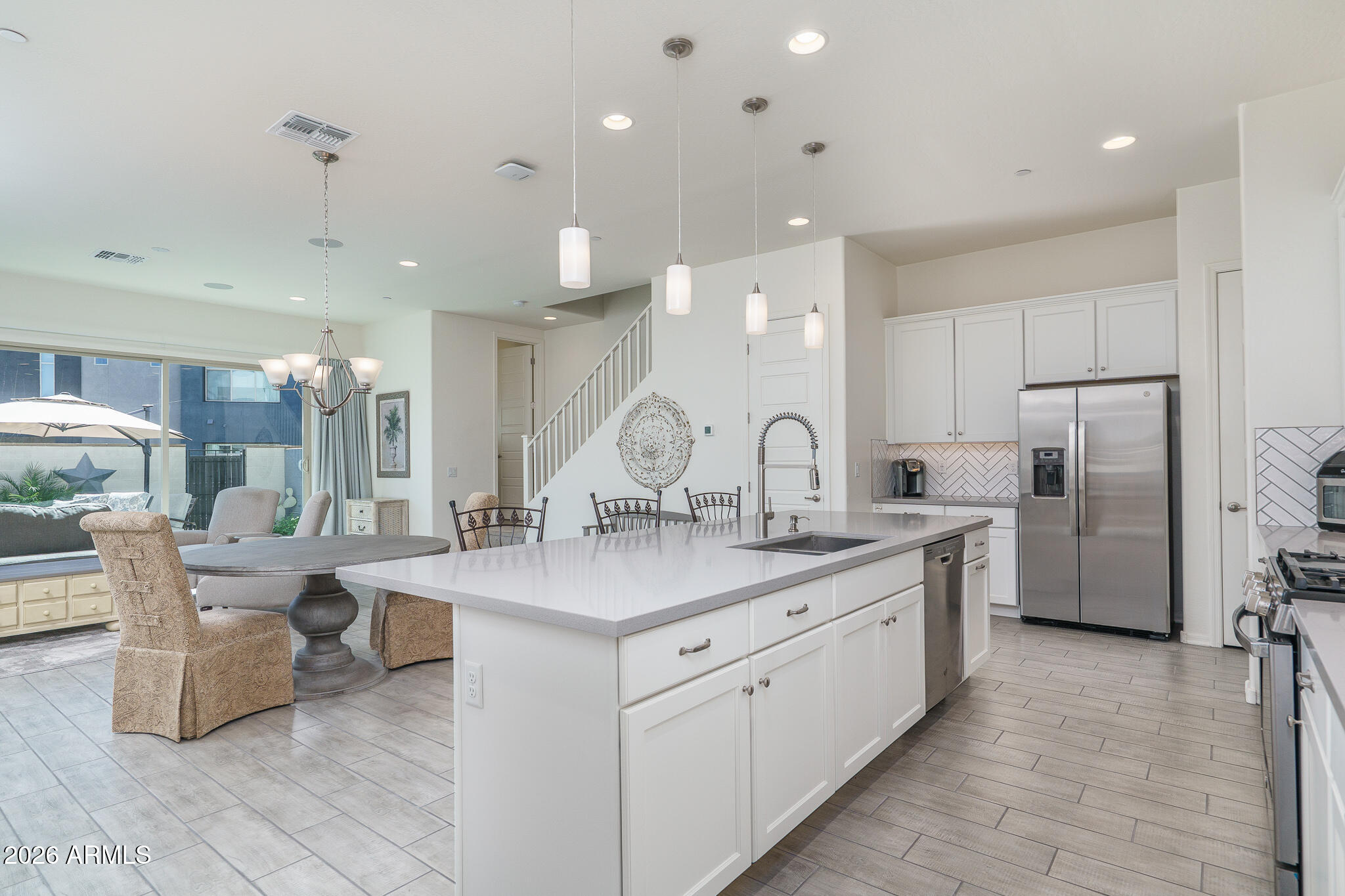 1963 W DESERT HOLLOW Drive