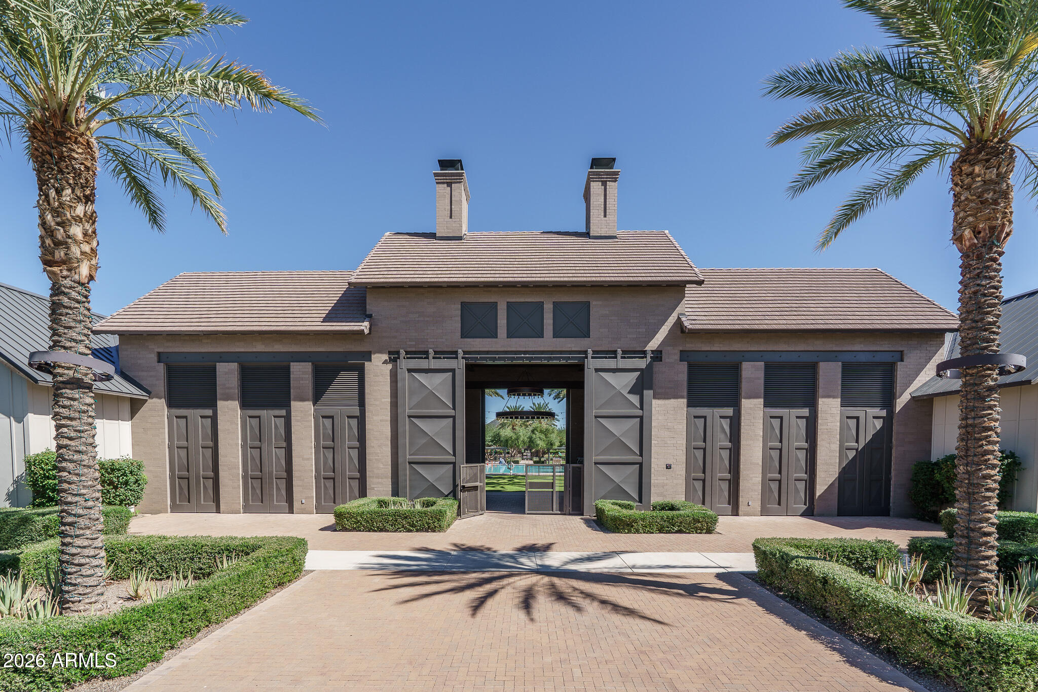 1963 W DESERT HOLLOW Drive