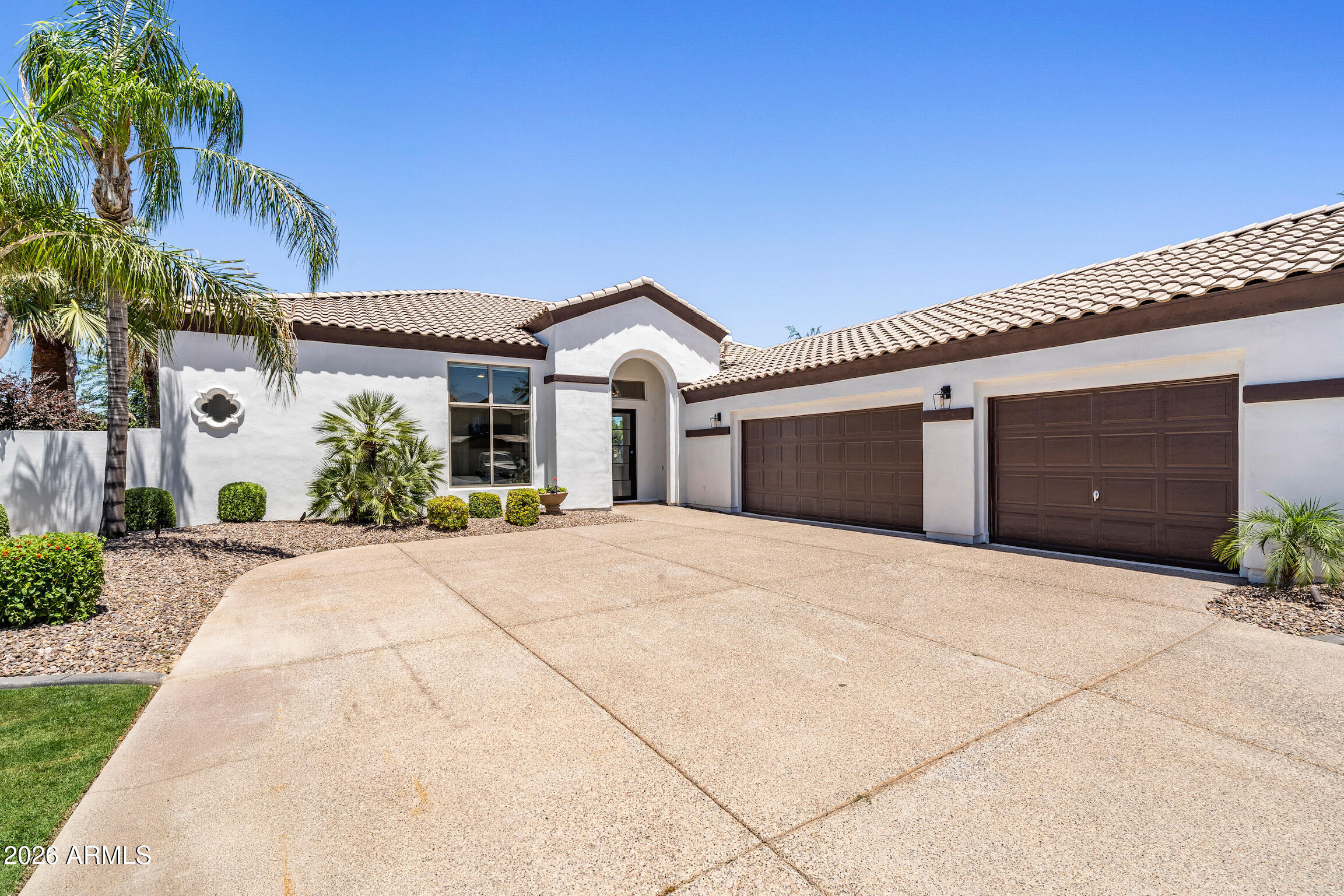 1660 W BARTLETT Way