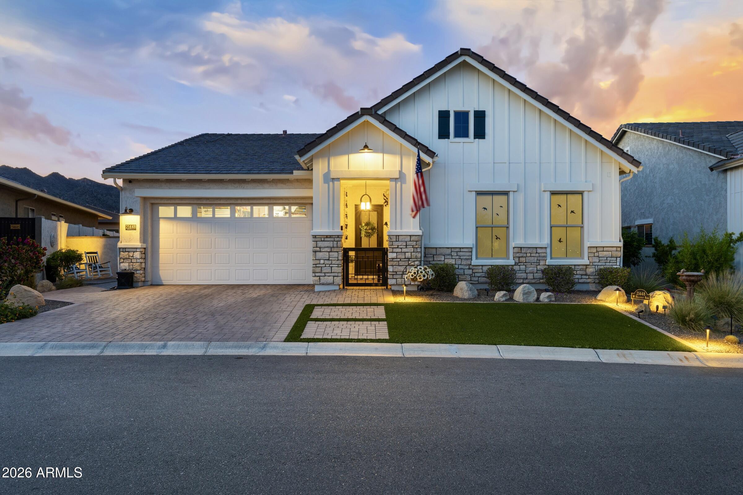 21448 W HILLCREST Boulevard