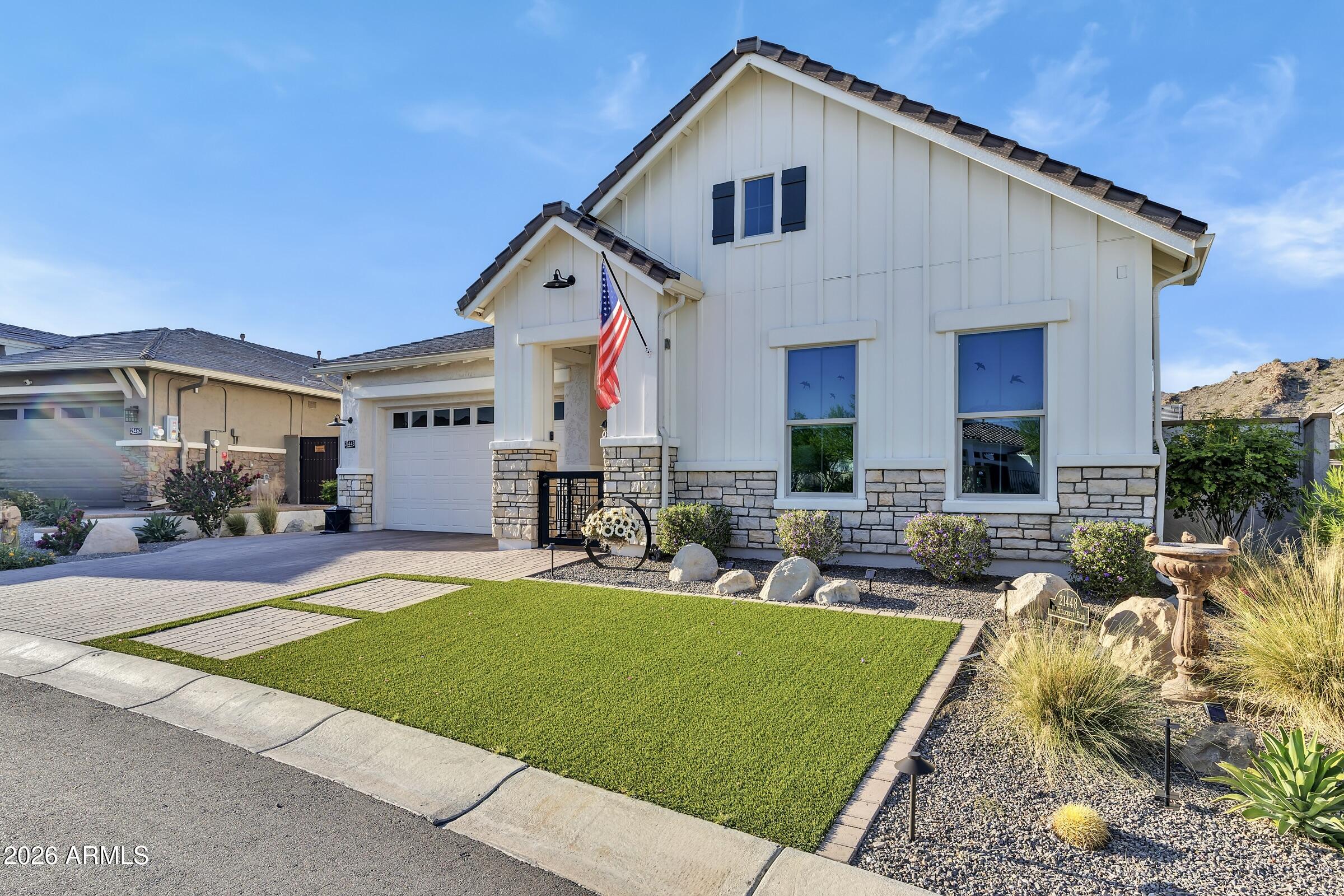 21448 W HILLCREST Boulevard