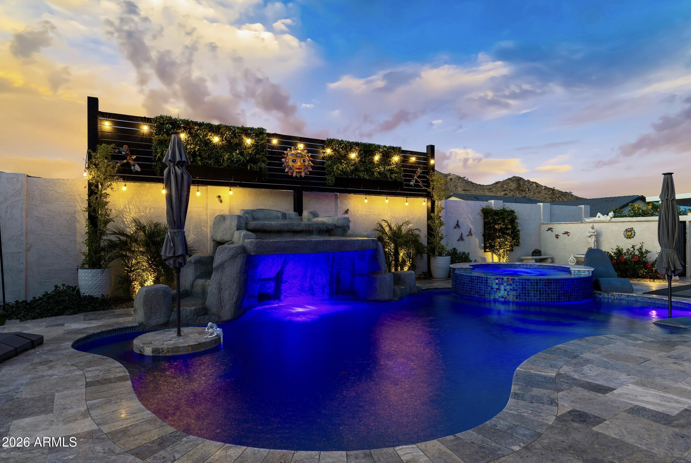 21448 W HILLCREST Boulevard