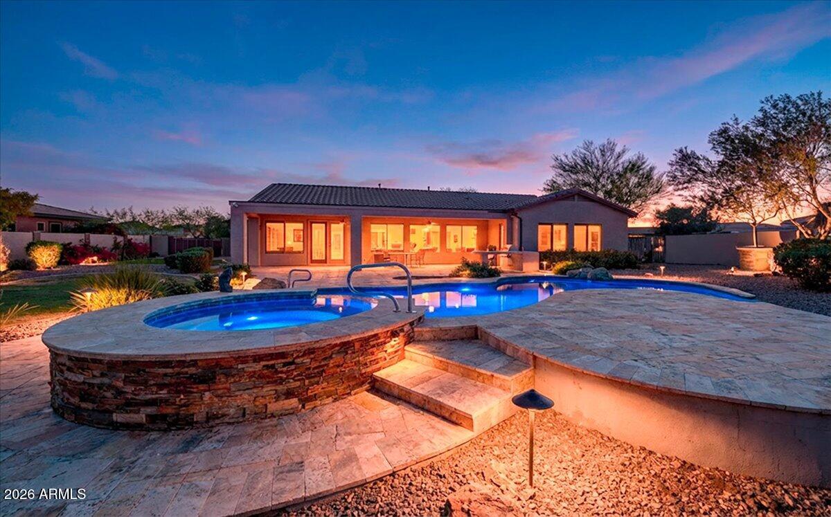 3046 W TWAIN Court