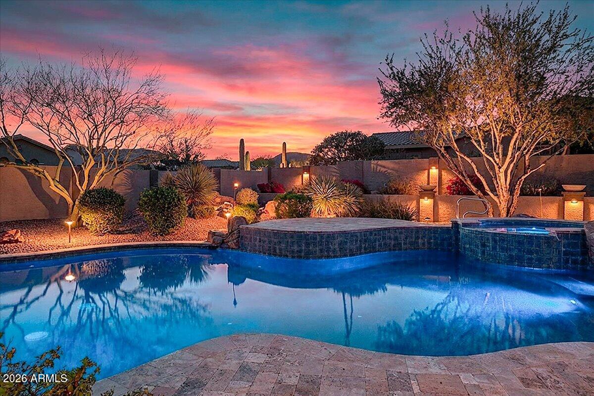 3046 W TWAIN Court