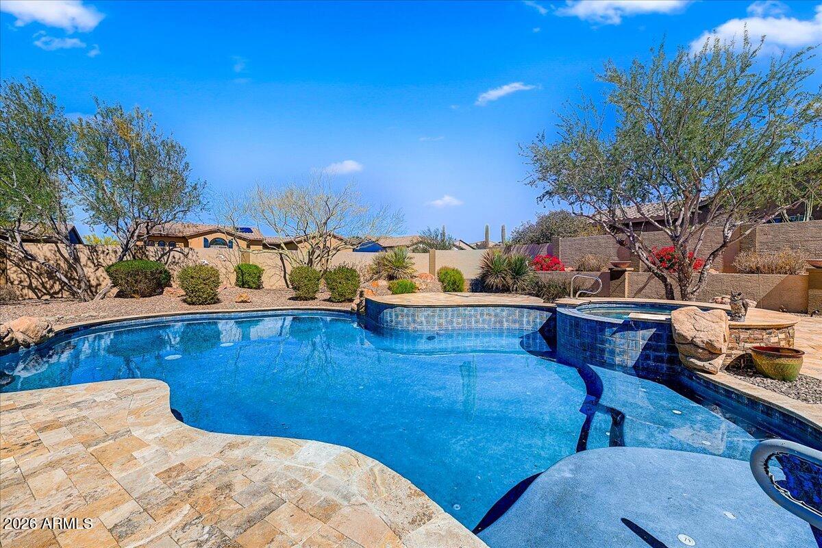3046 W TWAIN Court