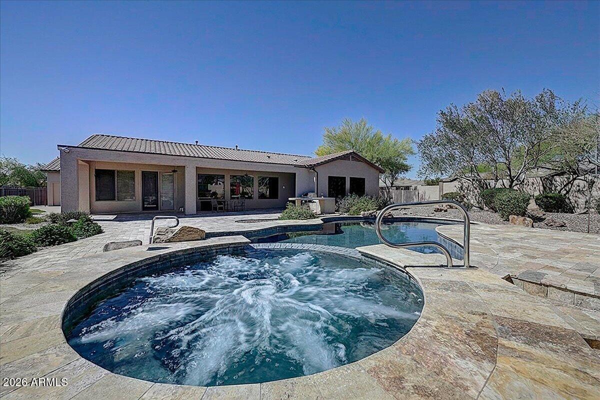 3046 W TWAIN Court