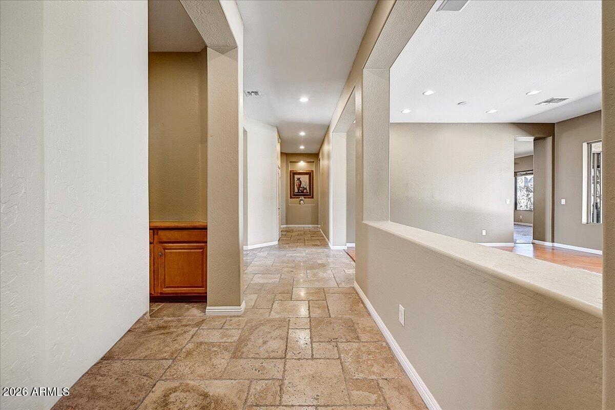 3046 W TWAIN Court