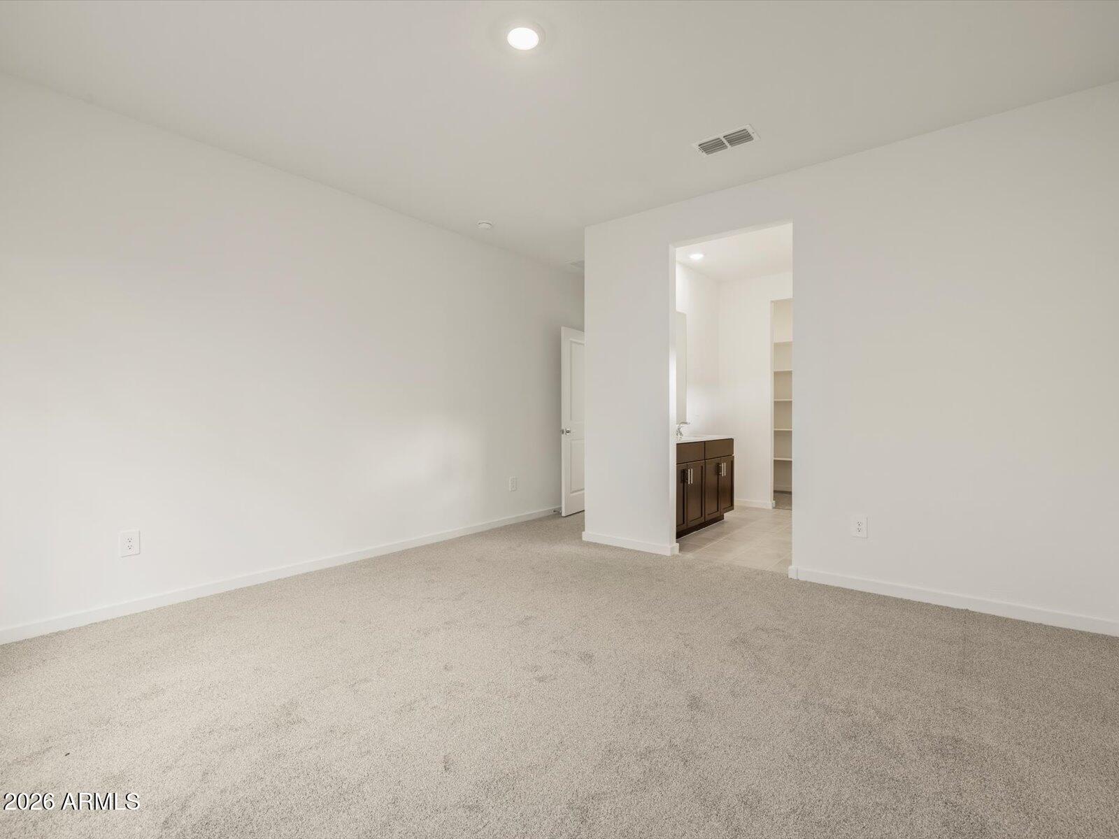 33105 N NOIR Drive