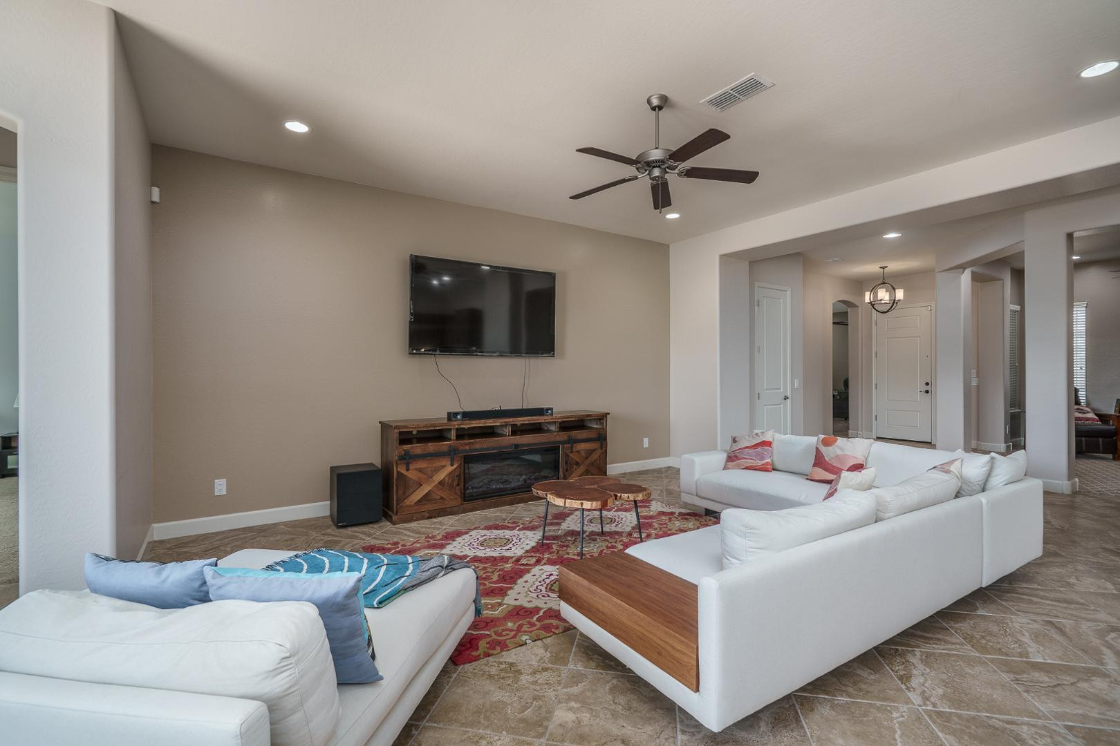 18215 W DESERT SAGE Drive