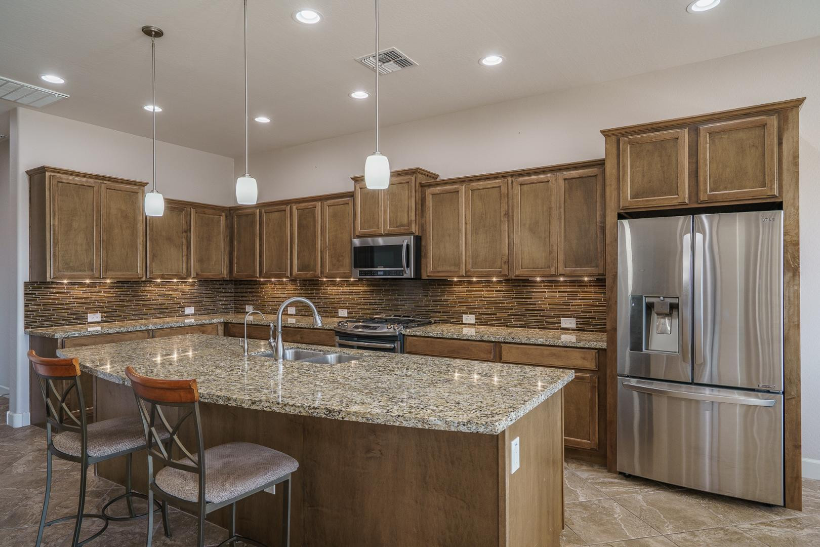 18215 W DESERT SAGE Drive