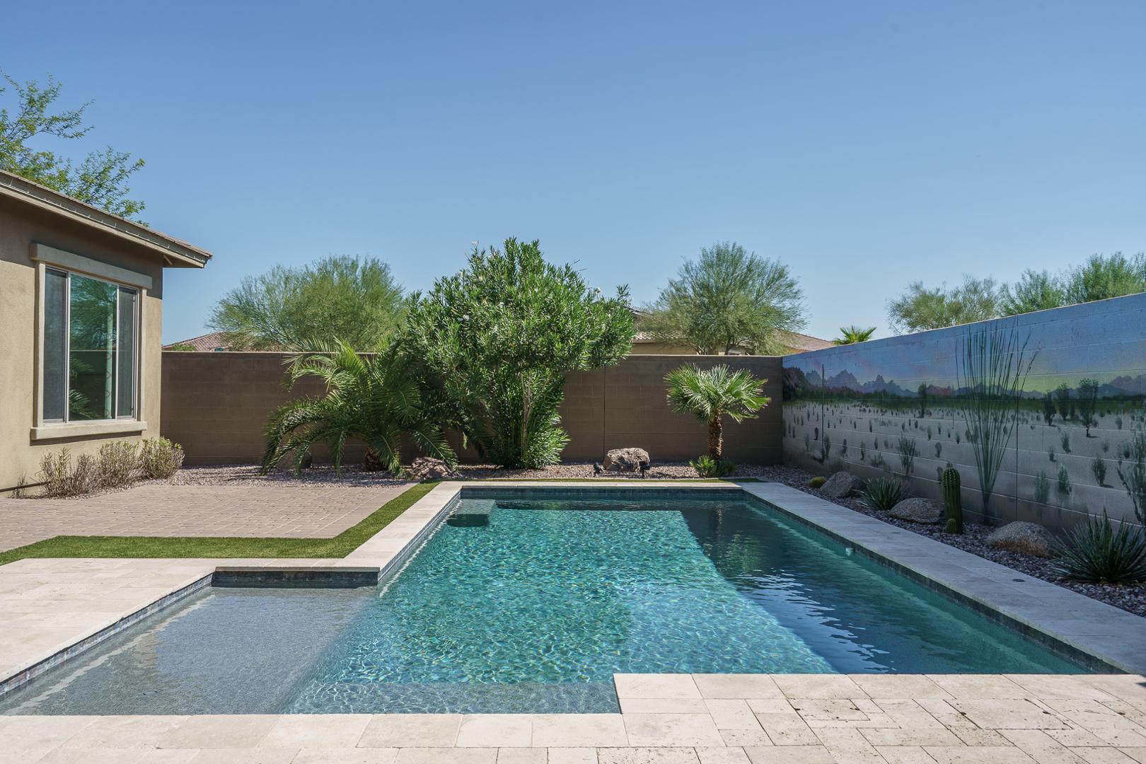 18215 W DESERT SAGE Drive