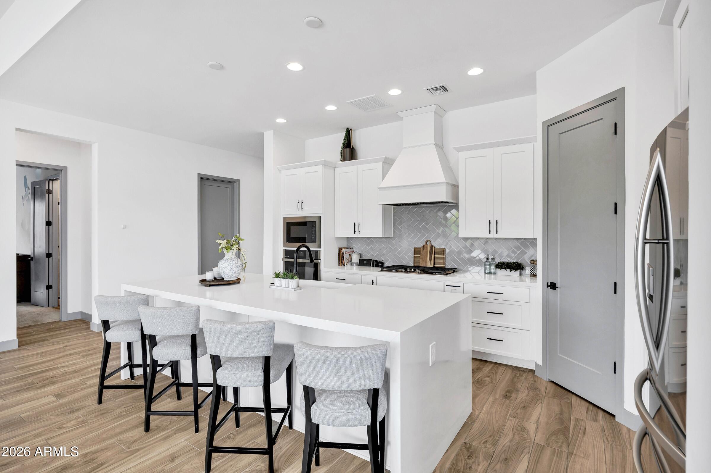 21333 W Hillcrest Boulevard