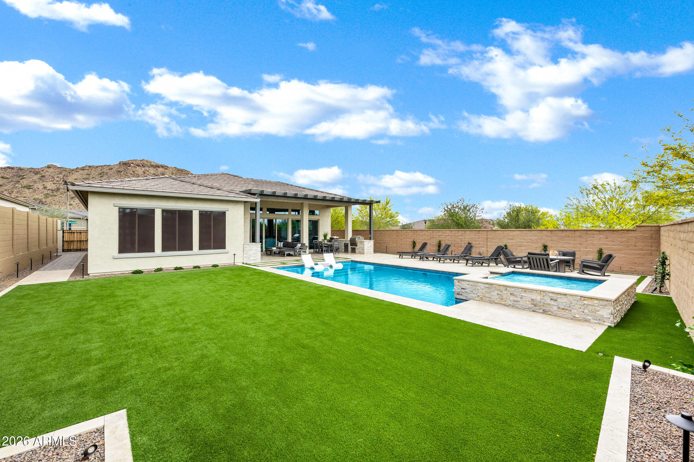 21333 W Hillcrest Boulevard