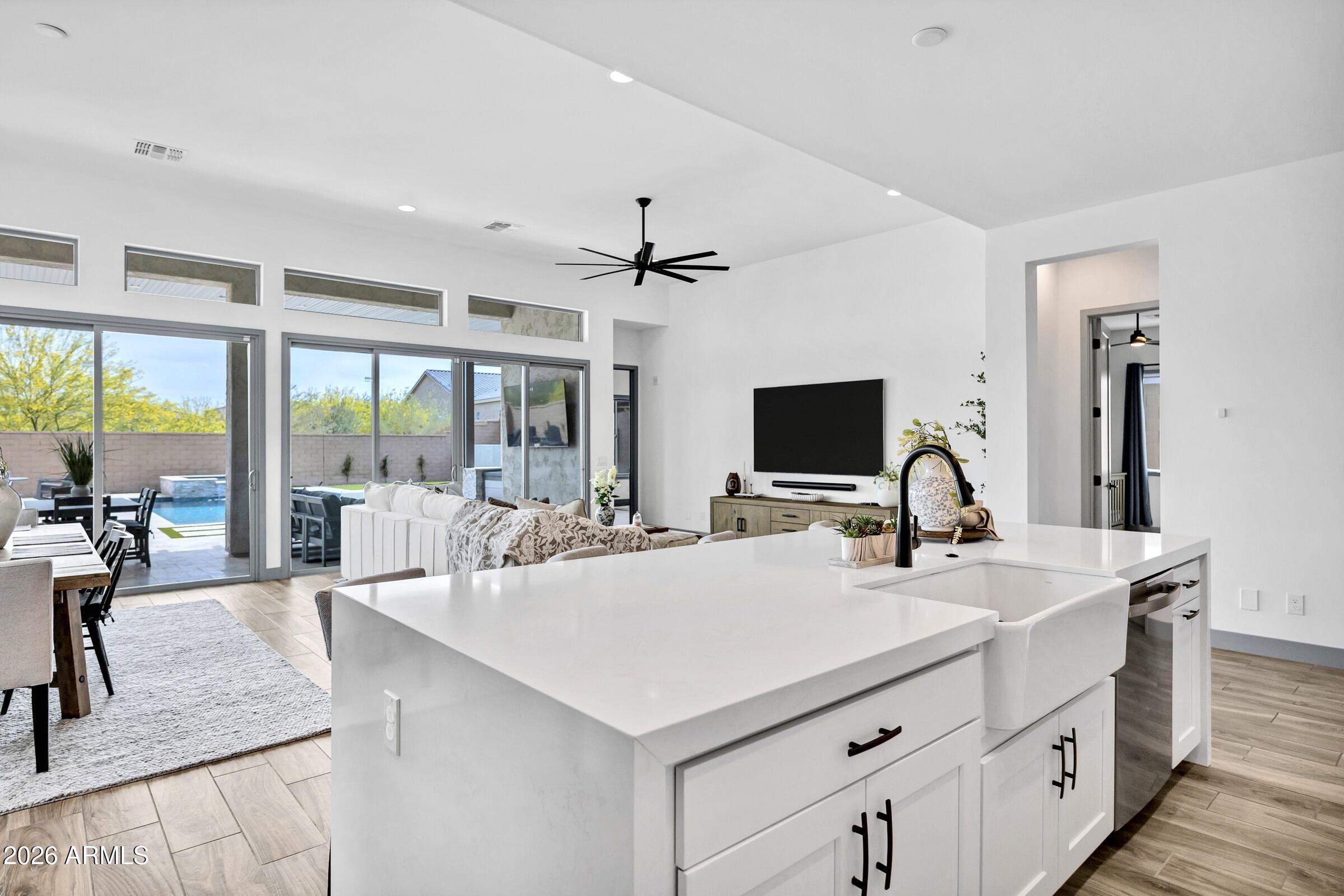 21333 W Hillcrest Boulevard