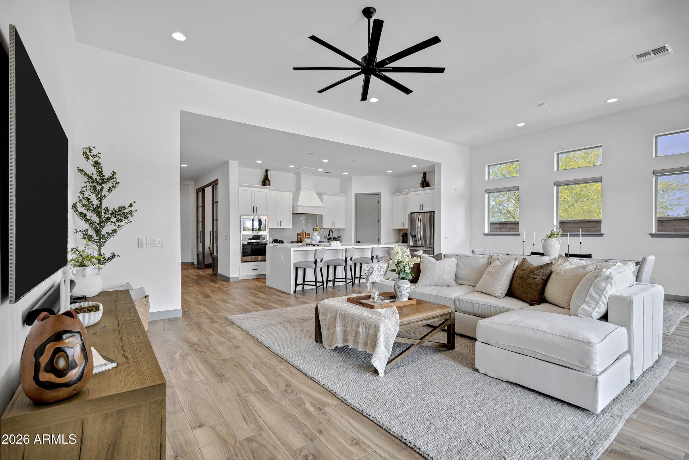 21333 W Hillcrest Boulevard