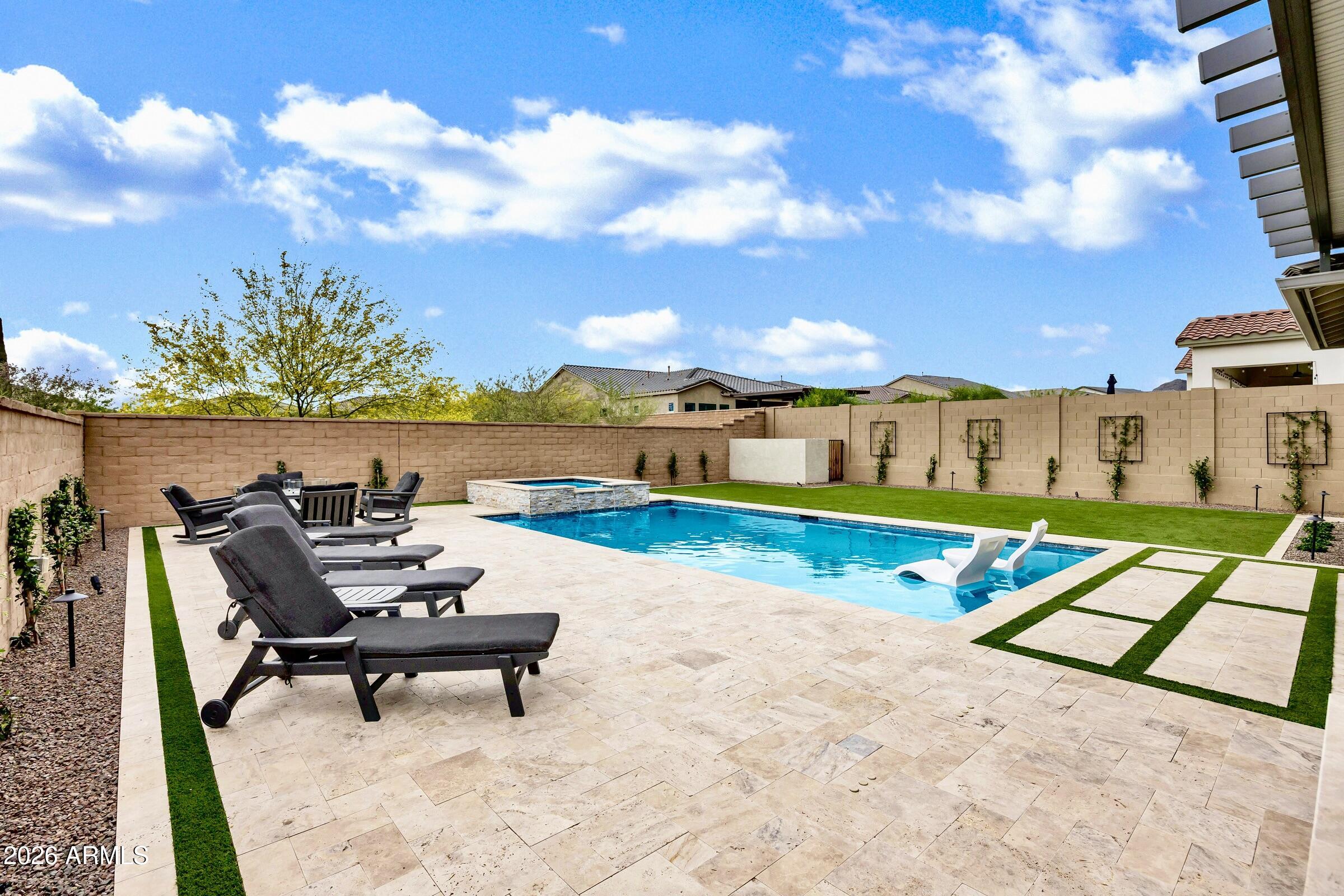 21333 W Hillcrest Boulevard