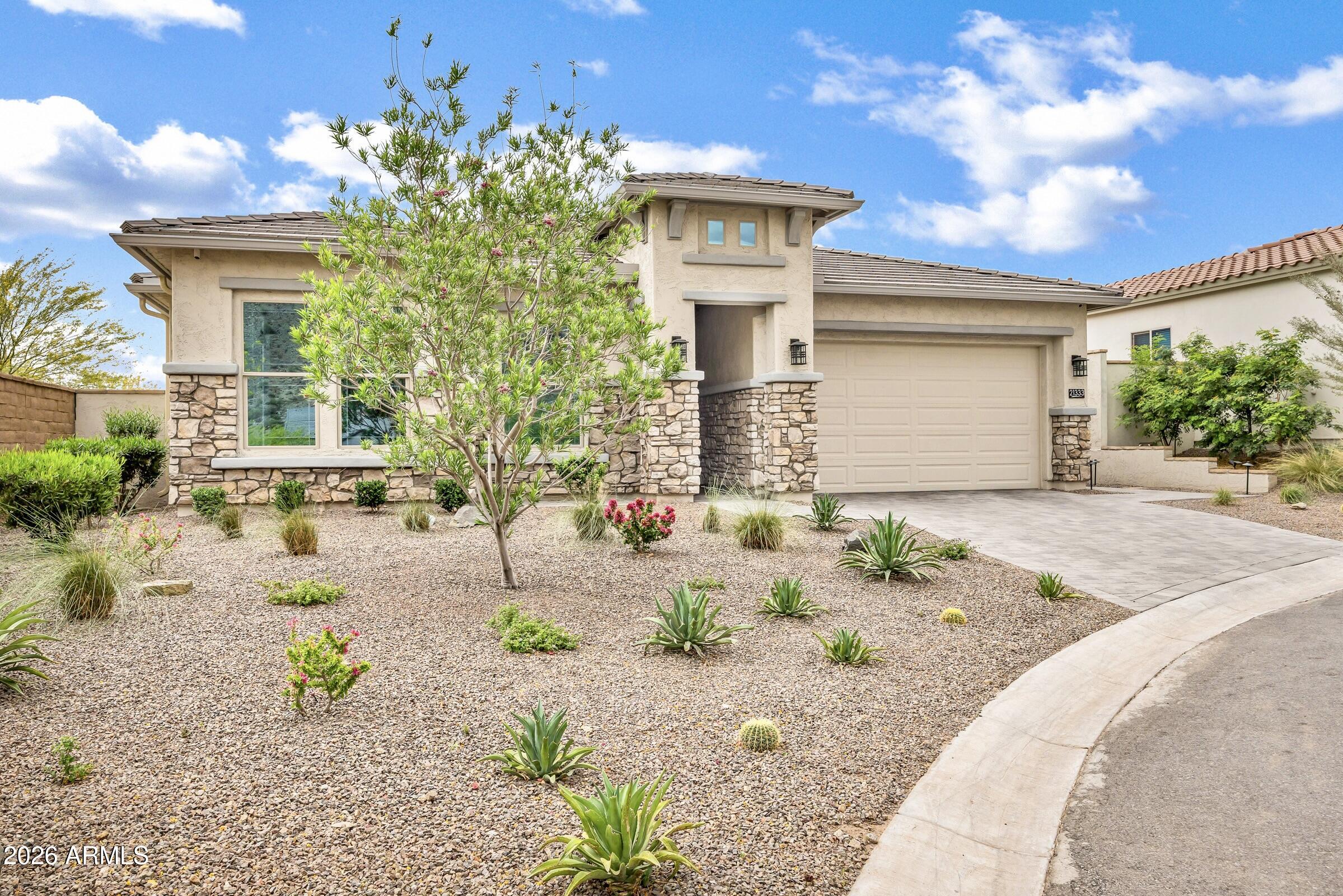 21333 W Hillcrest Boulevard